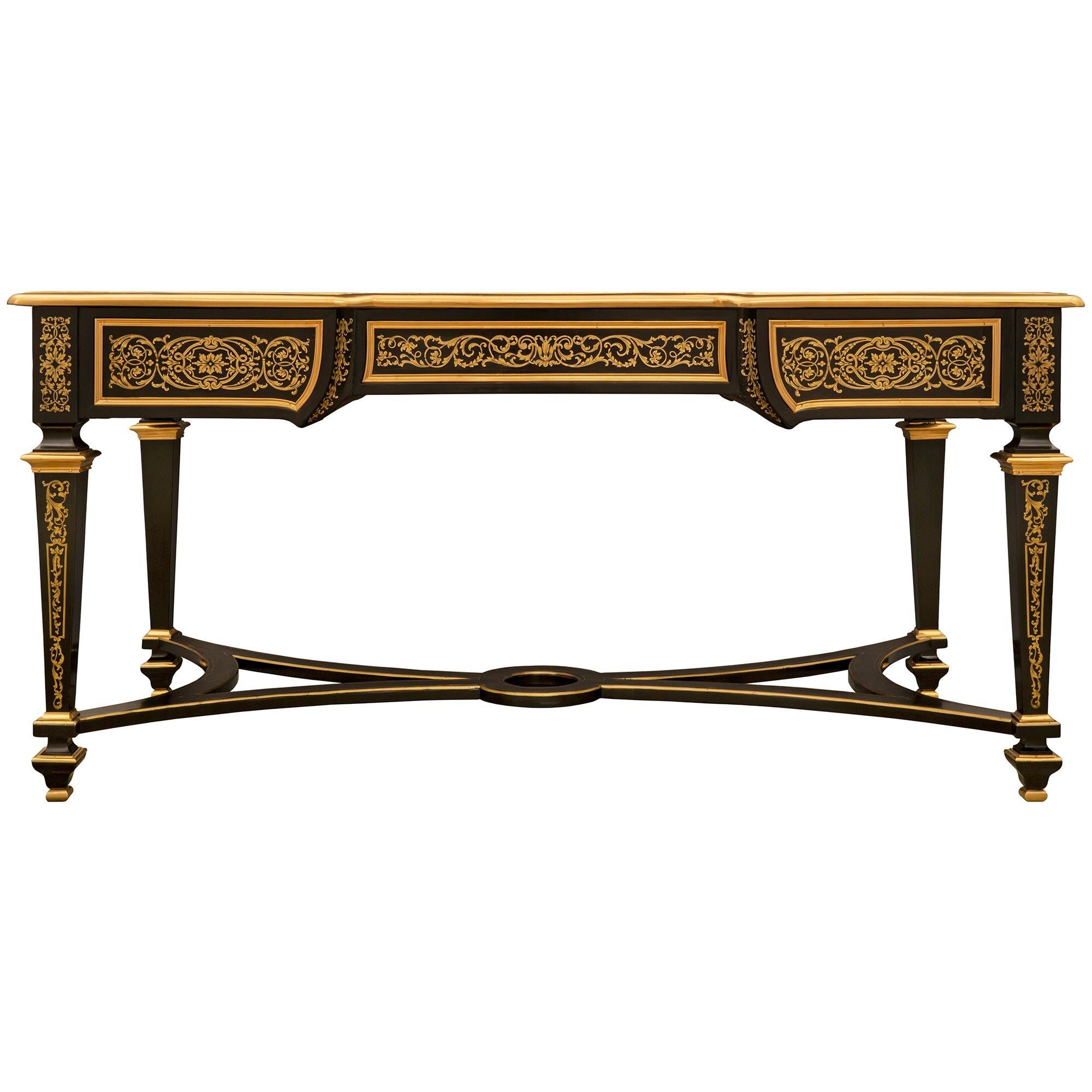 Französischer Schreibtisch aus Ebenholz, Messing und Goldbronze, Louis XIV.-Stil, 19. Jahrhundert im Angebot 3