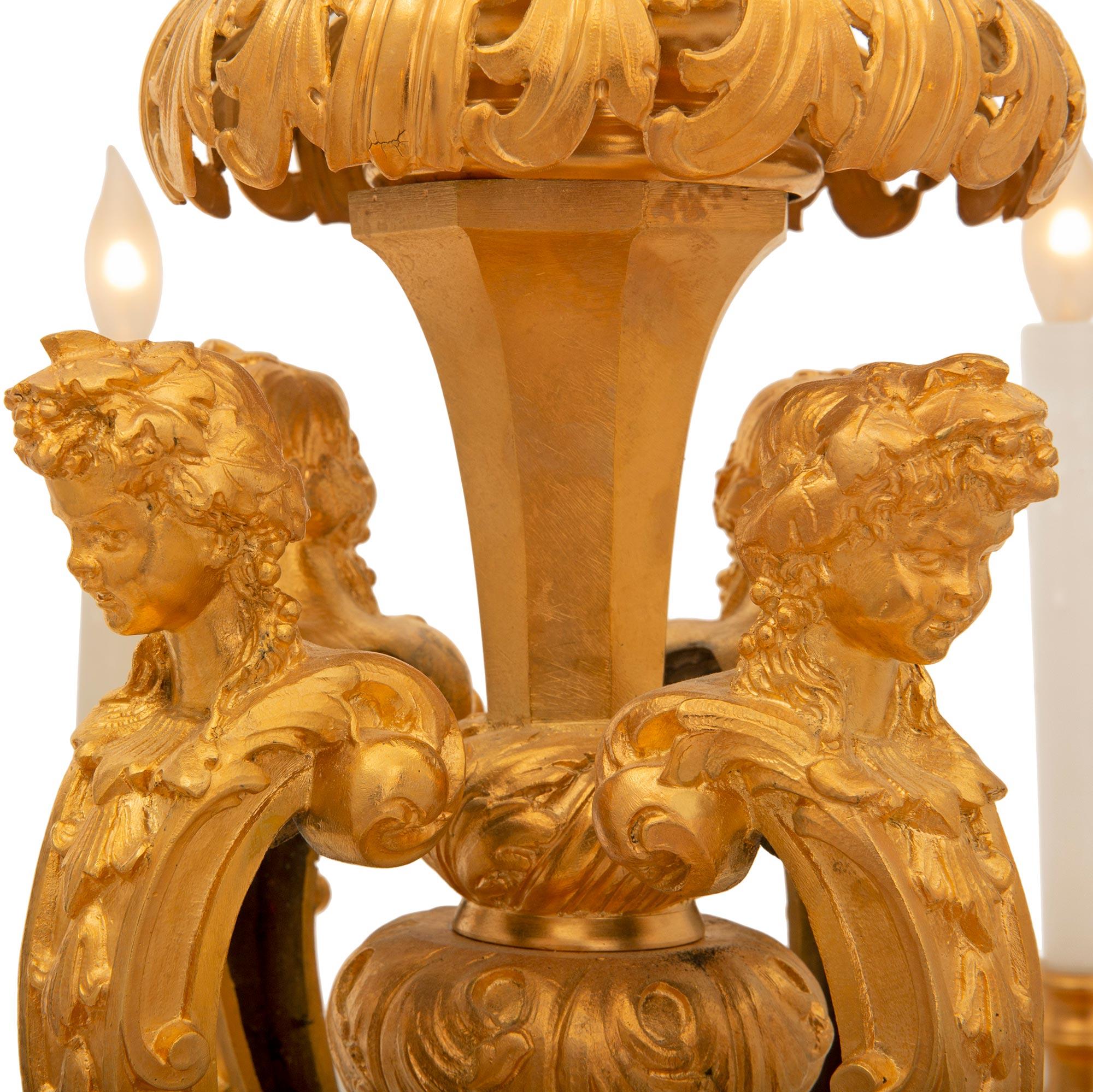Lustre français du XIXe siècle de style Louis XIV en bronze doré en vente 1