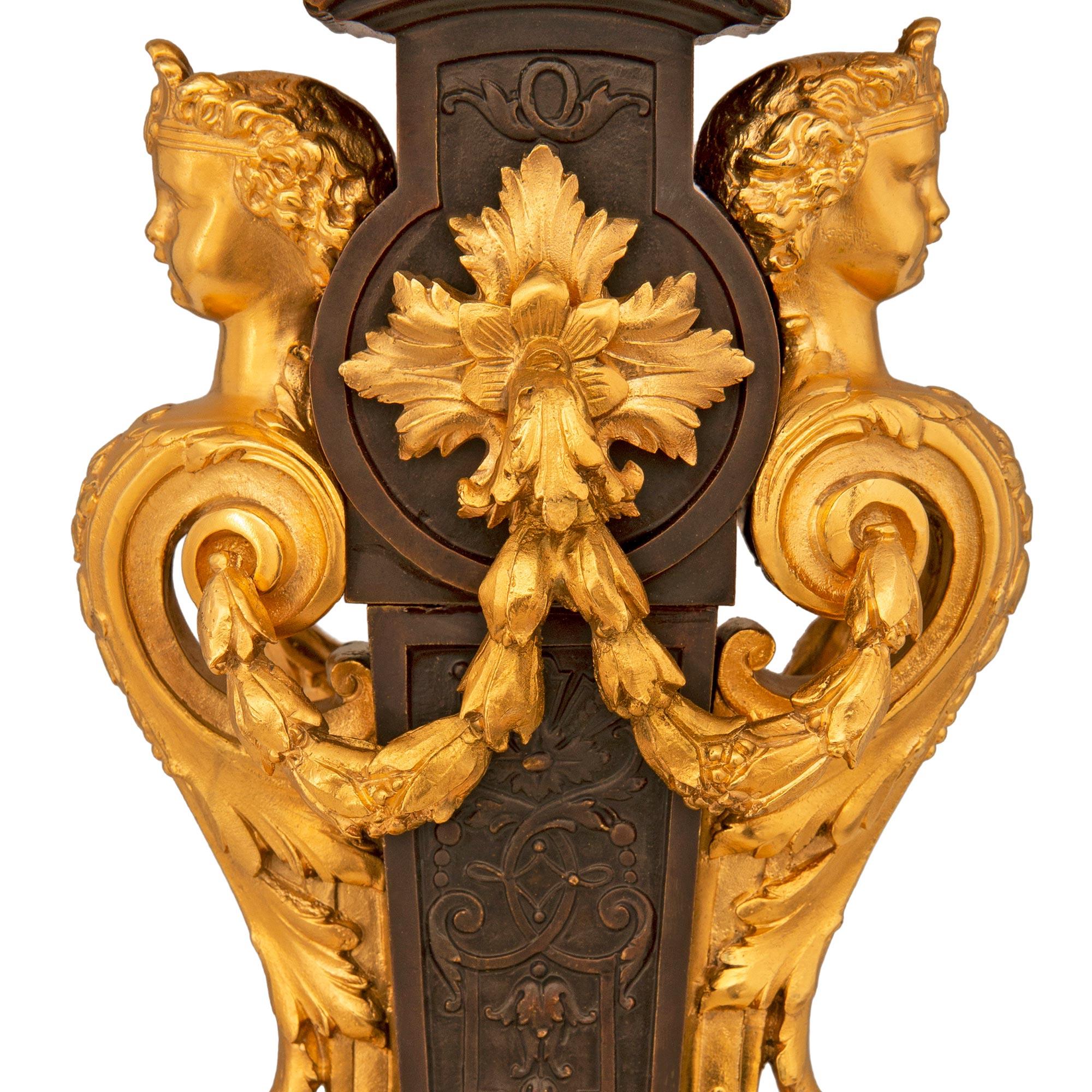 Lampe candélabre en bronze patiné et bronze doré de style Louis XIV du XIXe siècle en vente 1