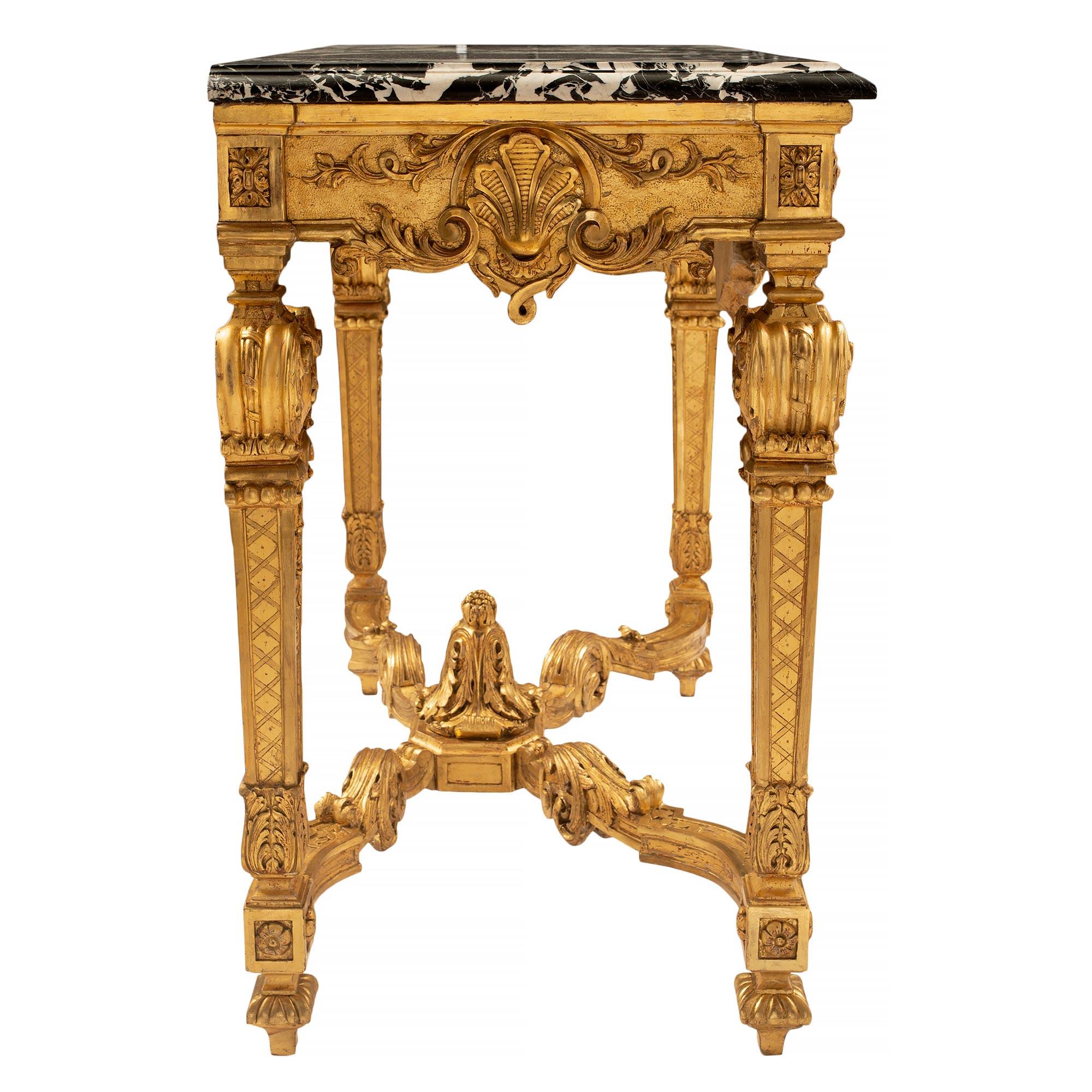 Console française du 19ème siècle de style Louis XIV en bois doré et marbre ancien Bon état - En vente à West Palm Beach, FL
