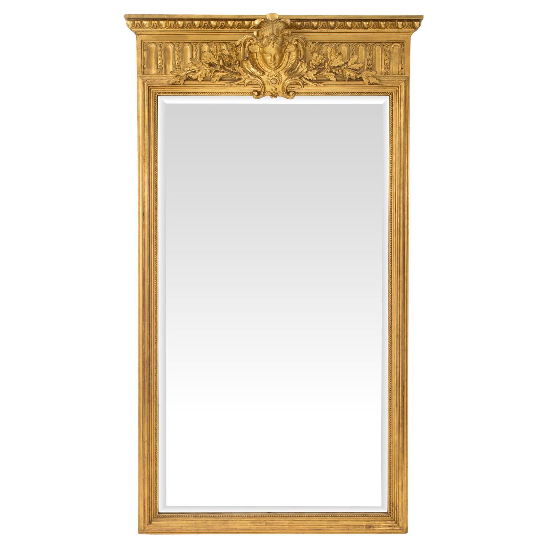 Miroir français en bois doré de style Louis XIV du XIXe siècle