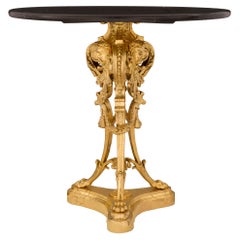 Table d'appoint ou de centre de table de style Louis XIV du 19ème siècle en bronze doré et marbre