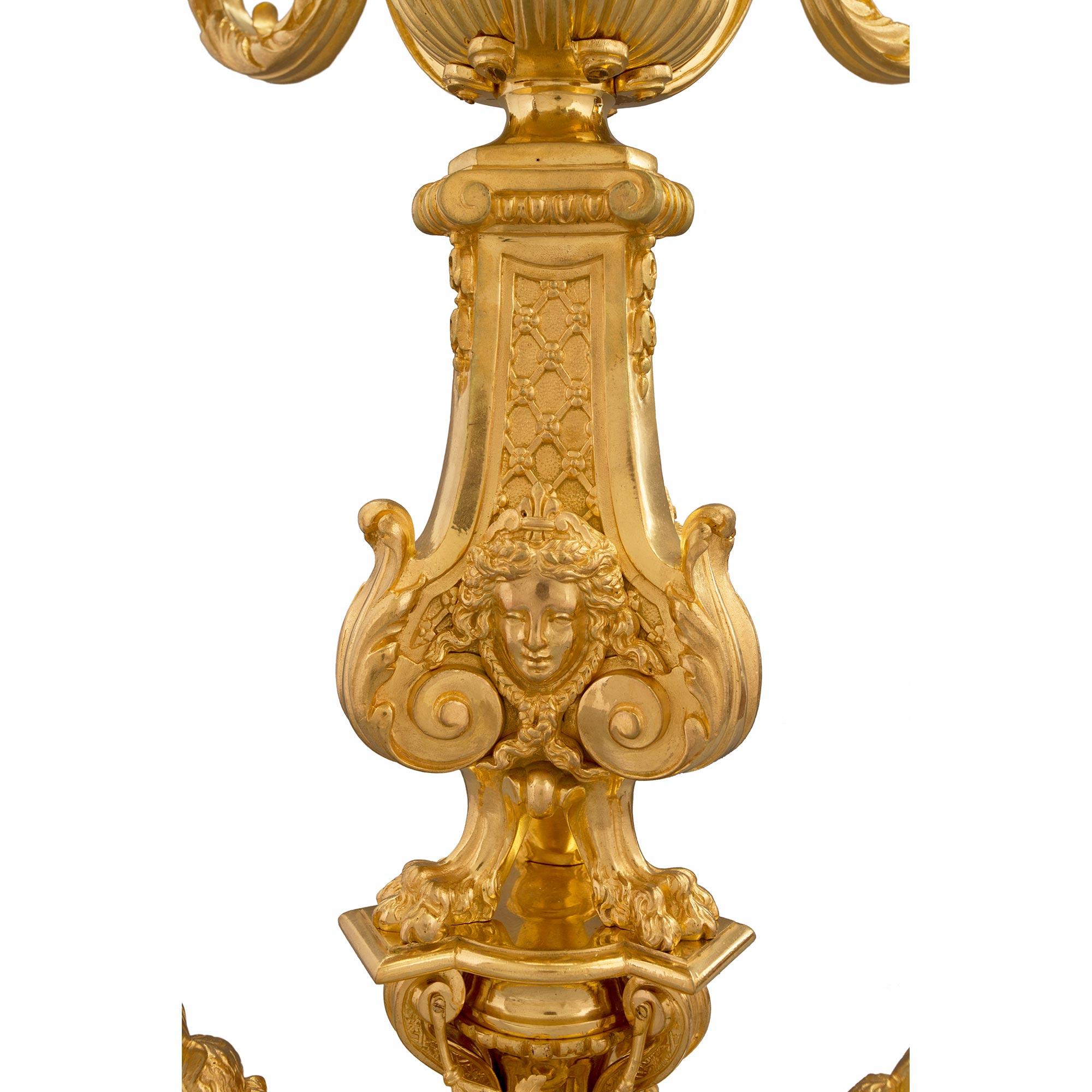 Garniture de trois pièces de style Louis XIV du 19ème siècle en vente 8