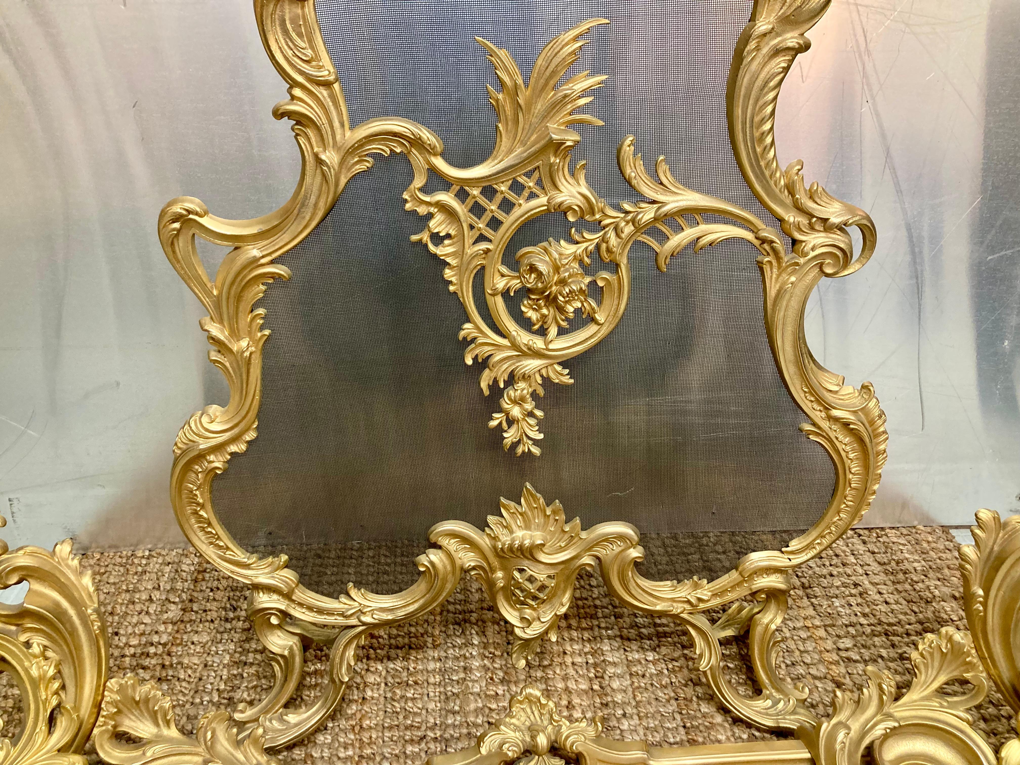Wood French 19th Century Louis XV Bronze 2-Piece Fire Screen and Fender For Sale