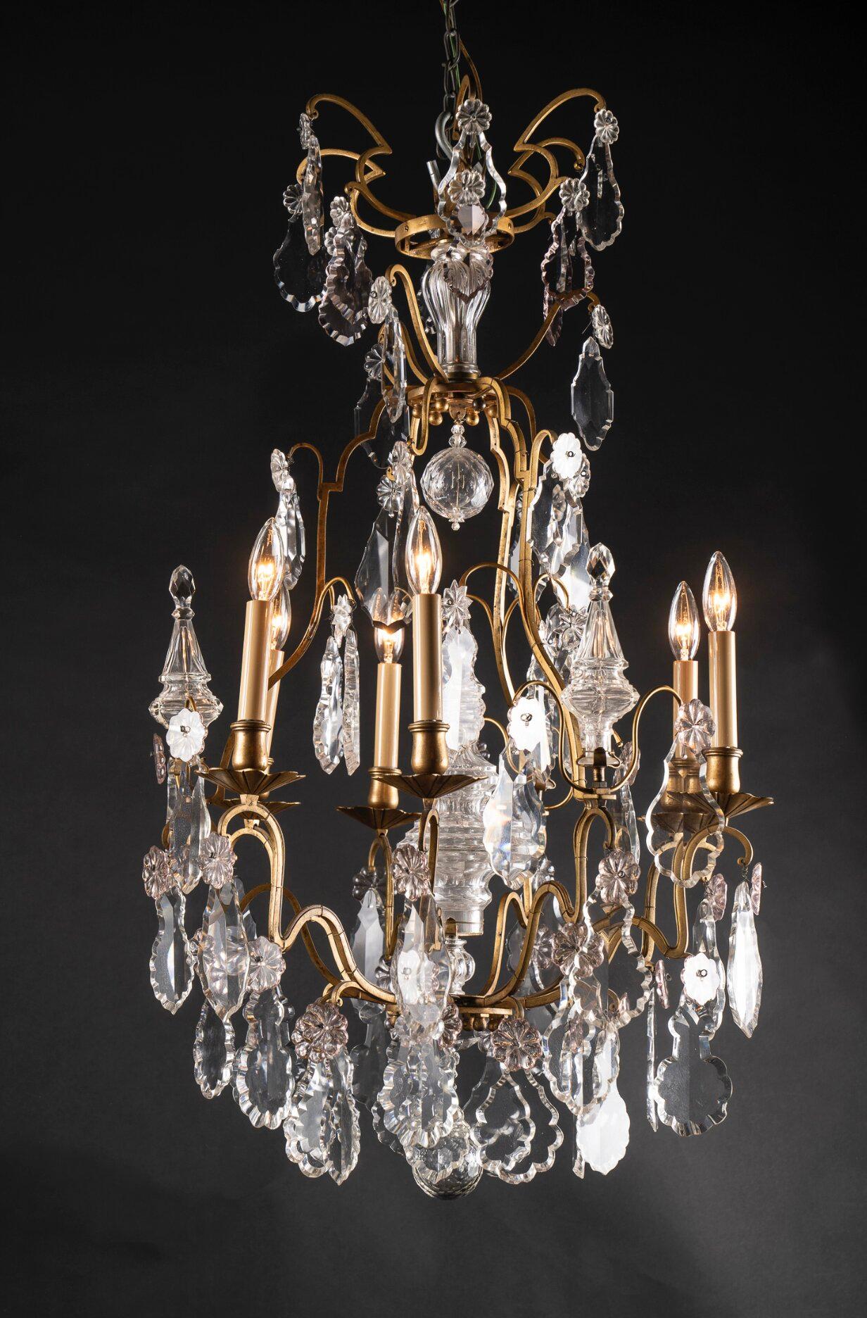 Bronzo Lampadario francese Luigi XV del XIX secolo in bronzo e cristallo in vendita