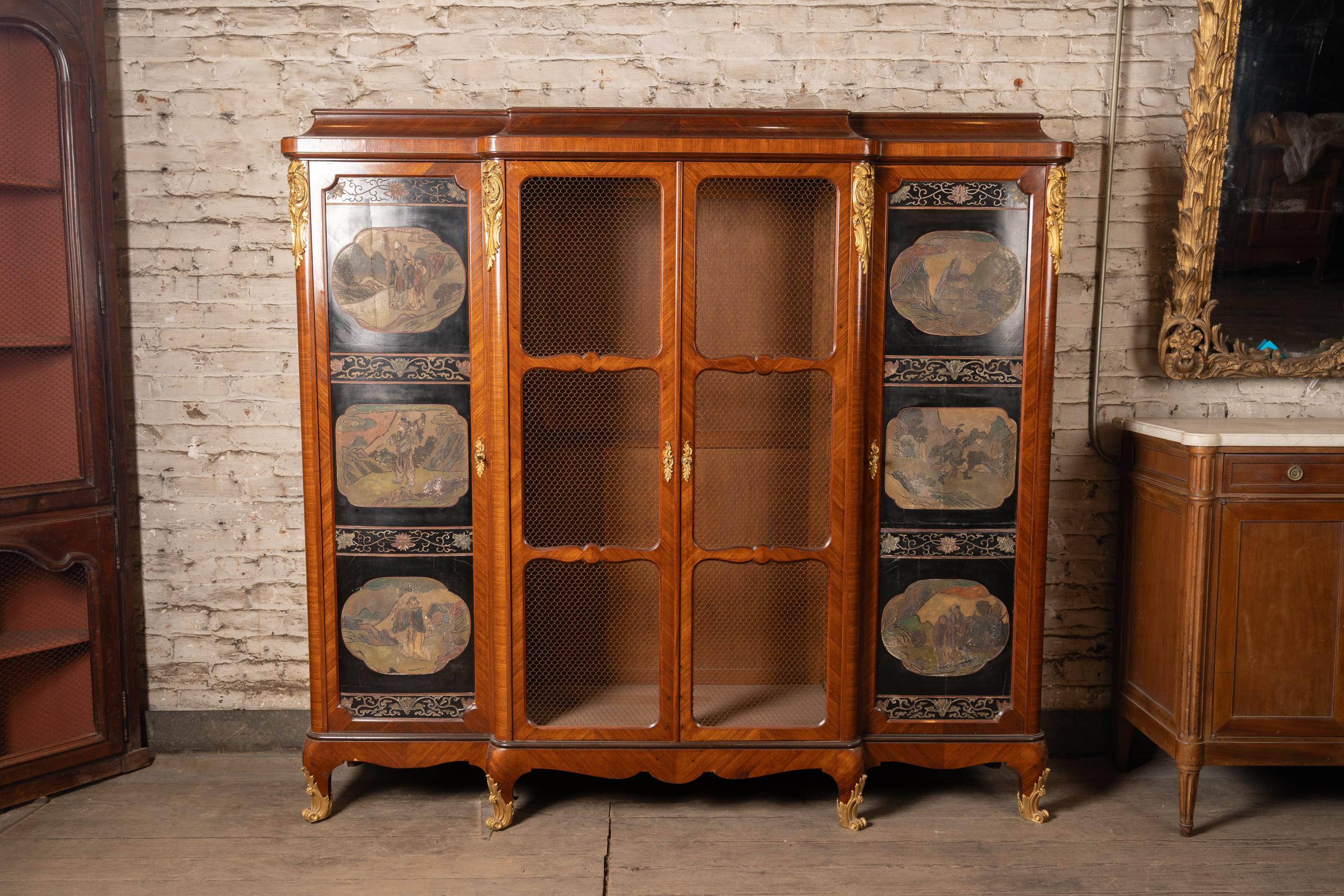 French 19th Century Louis XV Cabinet with Bronze Mounts and Coromandel Panels For Sale 7