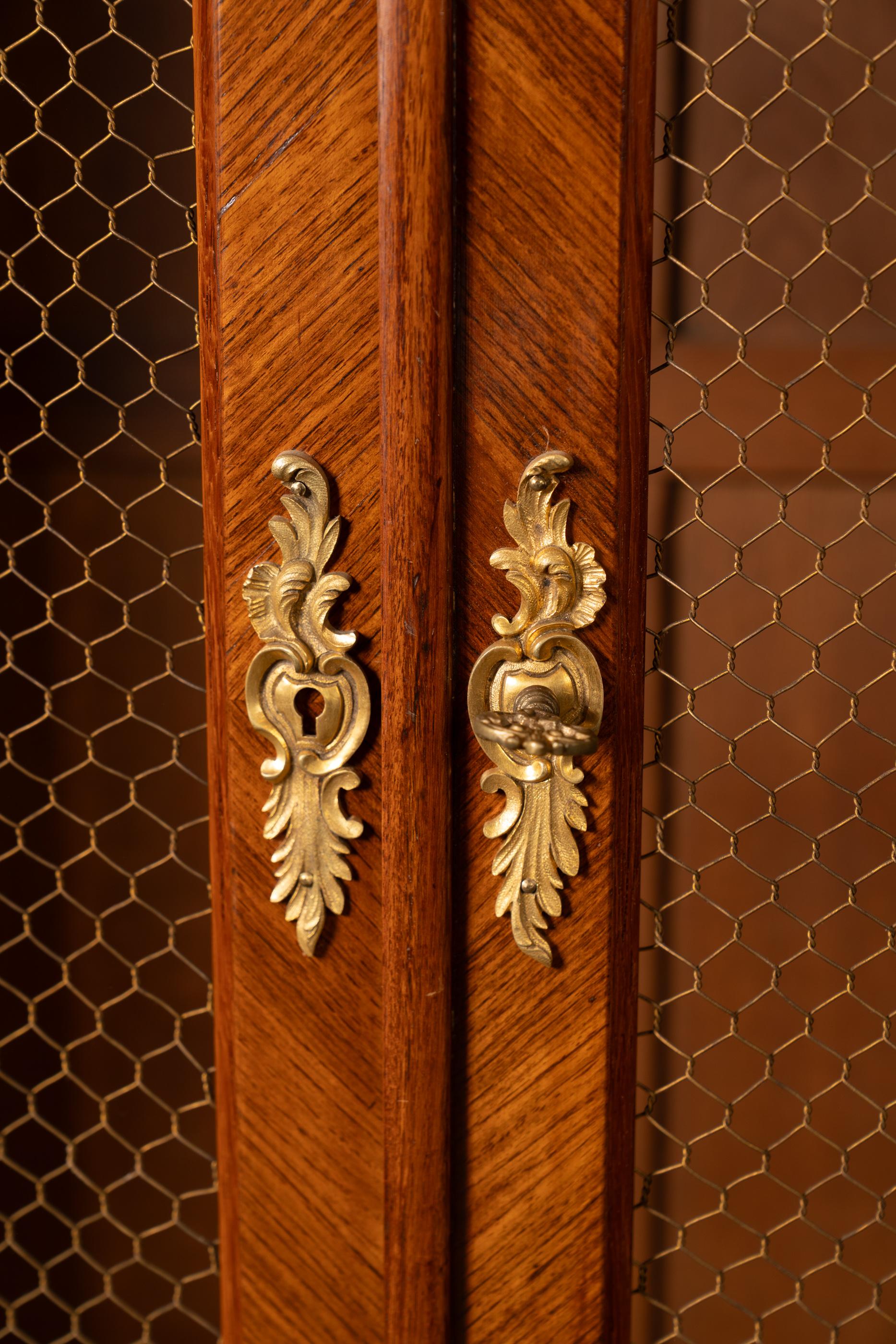 French 19th Century Louis XV Cabinet with Bronze Mounts and Coromandel Panels For Sale 3
