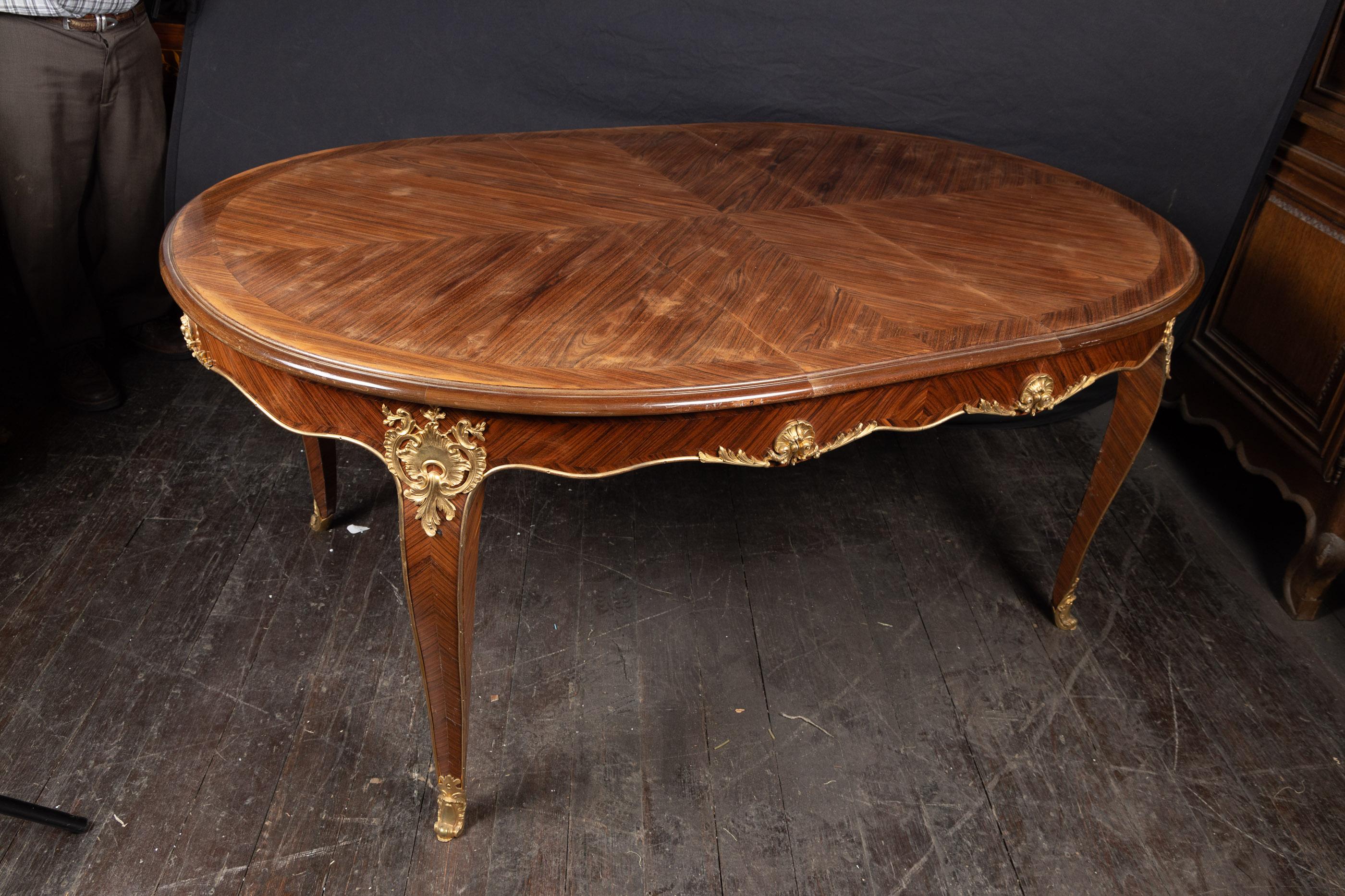 French 19th Century Louis XV Marquetry Dining Table Bronze D'ore Mounts and Leaf In Fair Condition For Sale In New Orleans, LA