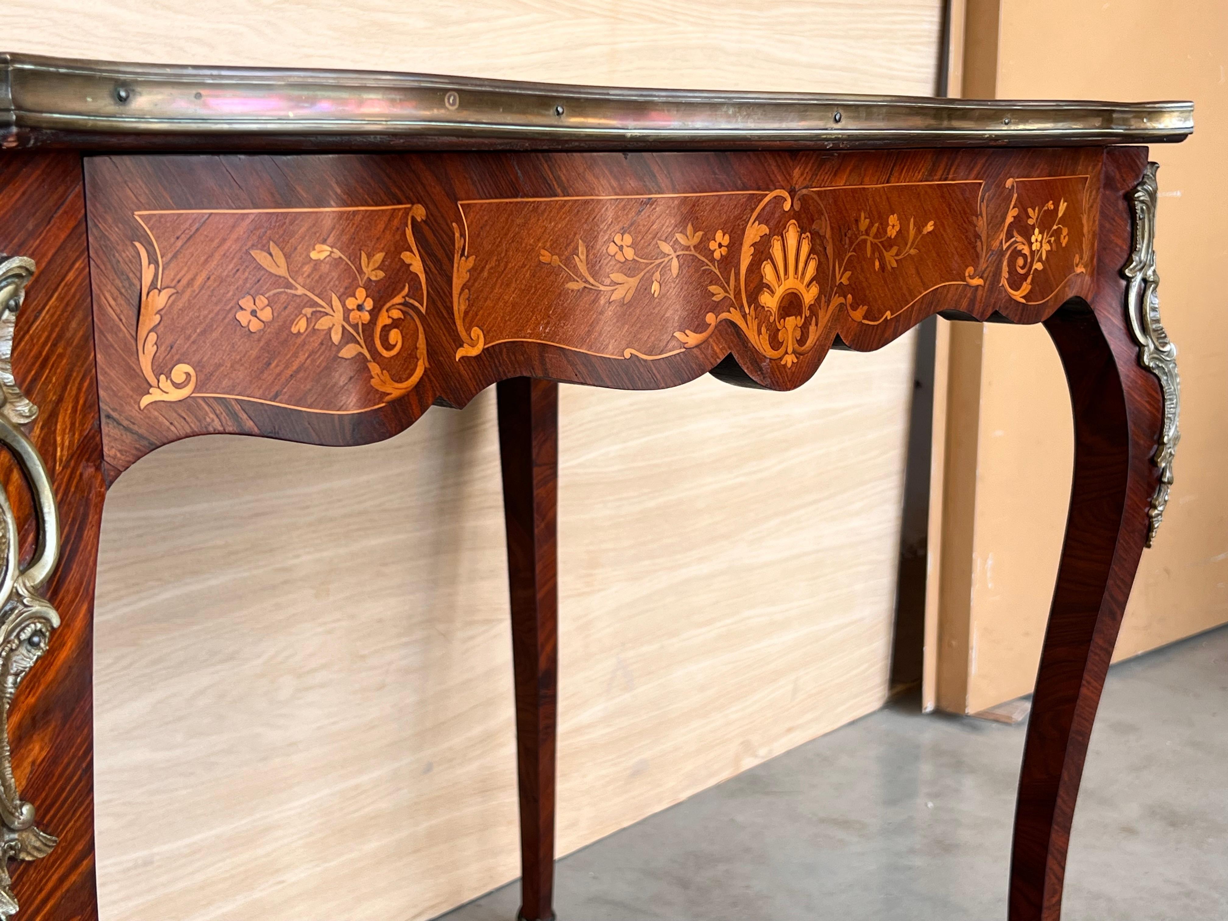 Table à écrire française du 19ème siècle en marqueterie Louis XV en vente 5