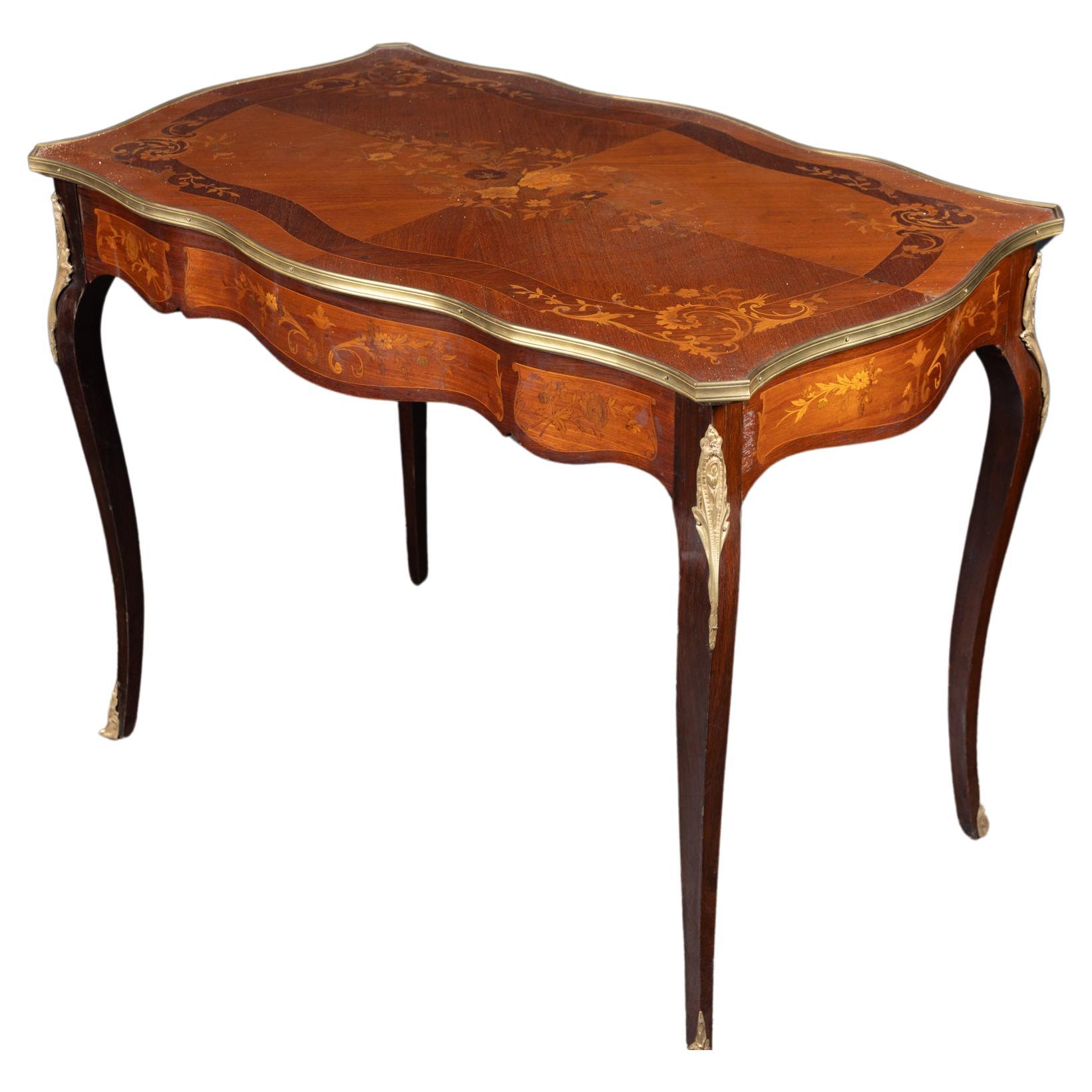 Table à écrire française du 19ème siècle en marqueterie Louis XV