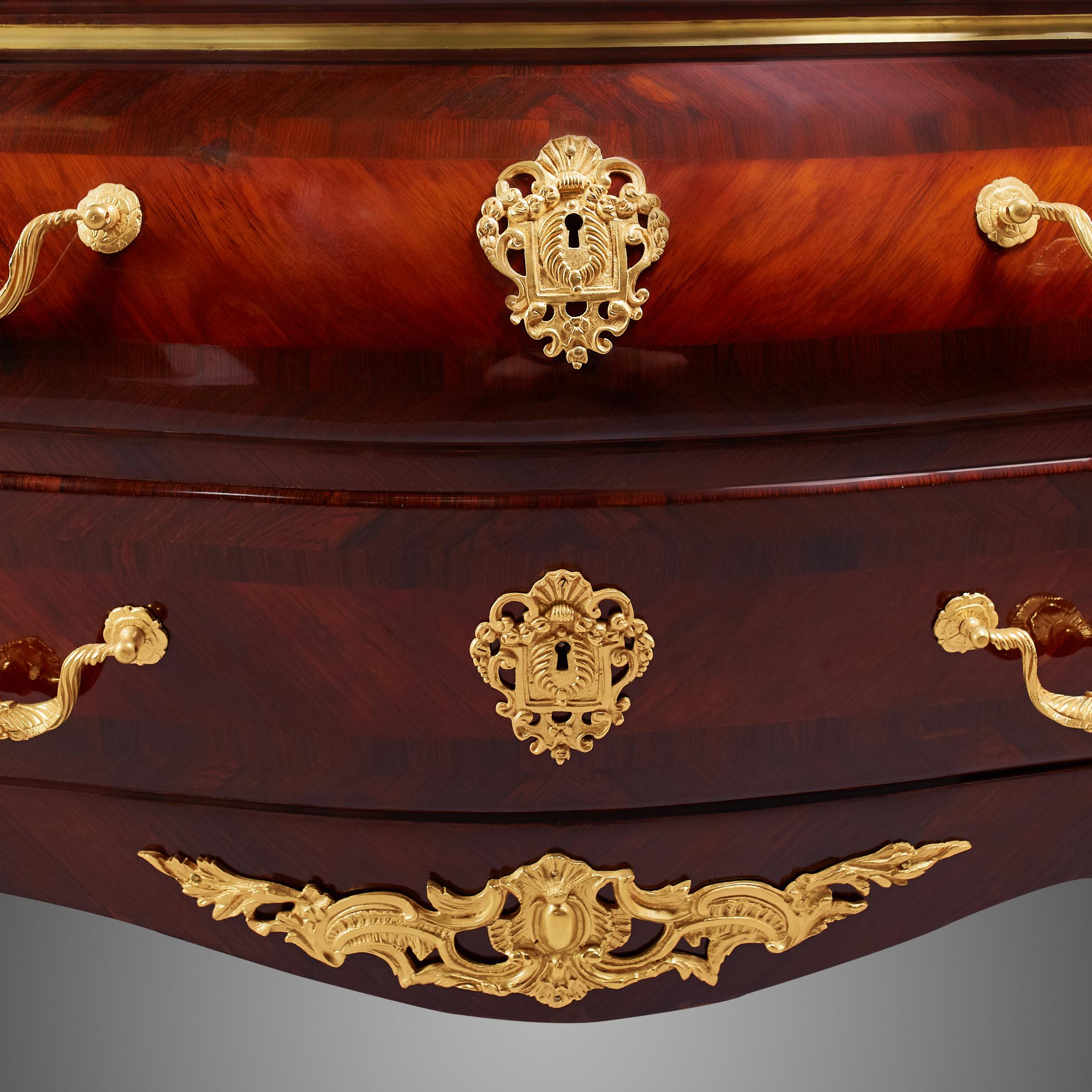 French 19th Century Louis XV Period Commode Styl Rococo For Sale 2