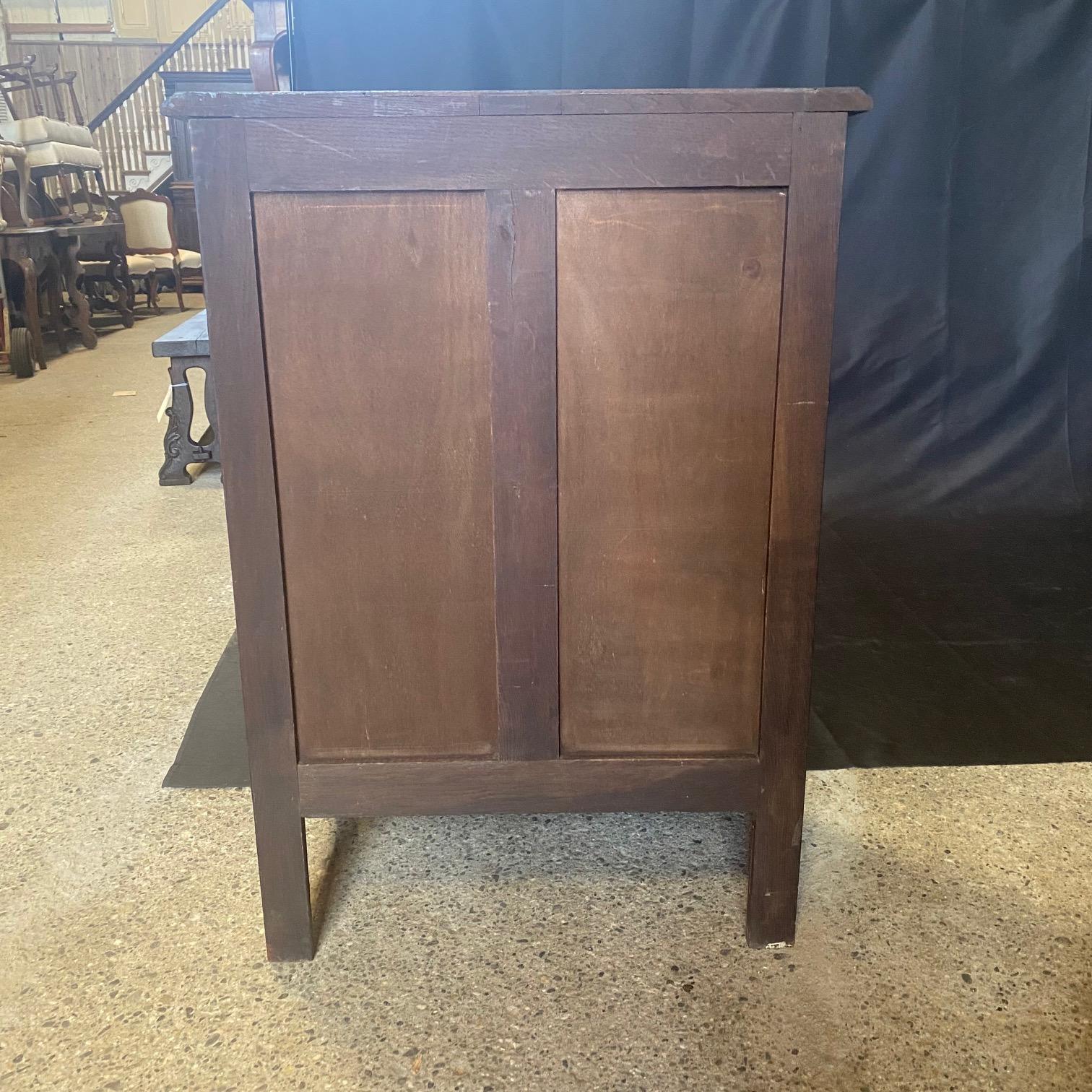Cabinet Petite Buffet in quercia Luigi XV francese del XIX secolo in vendita 5