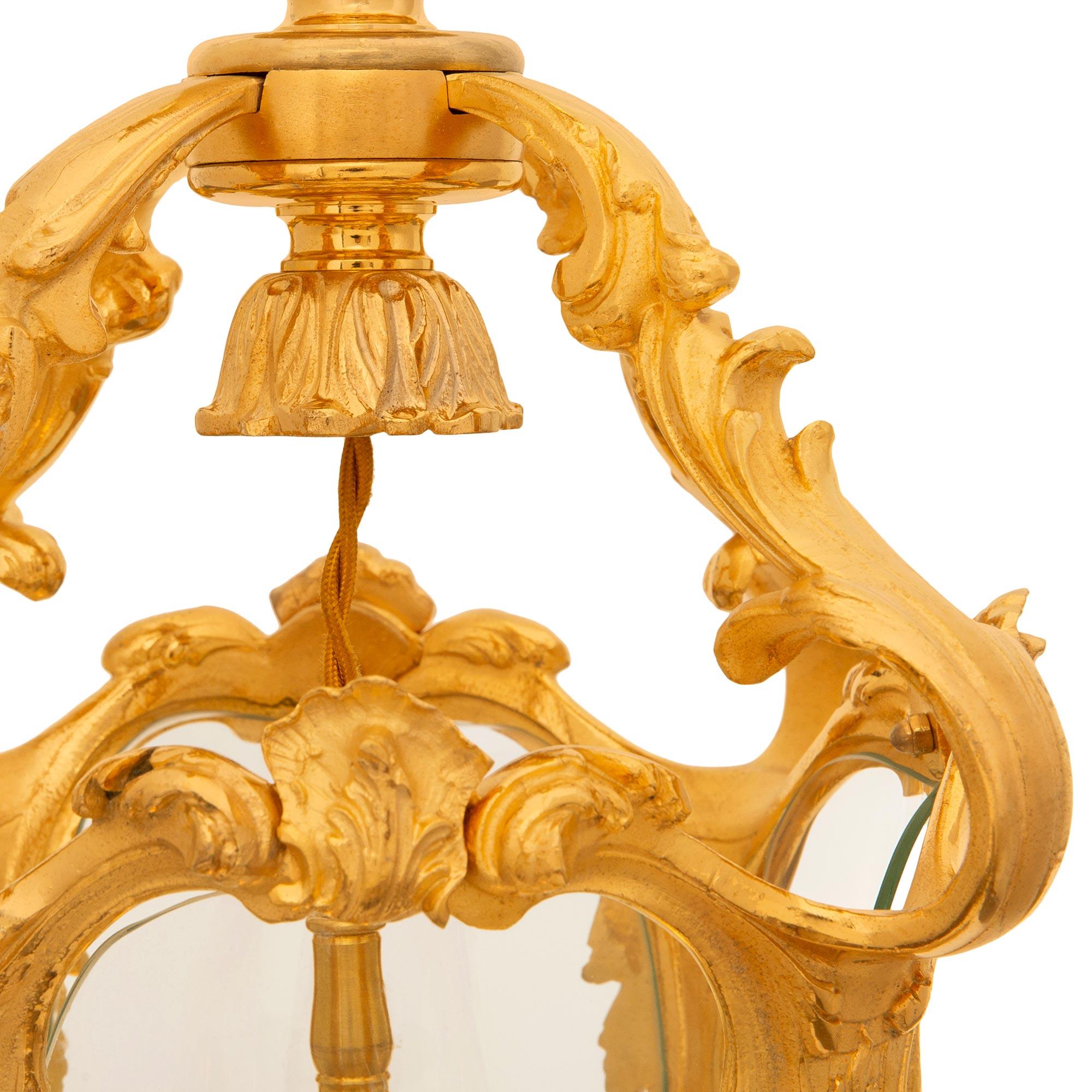 Verre Lanterne en bronze doré et verre de style Louis XV du 19e siècle, Belle Epoque en vente