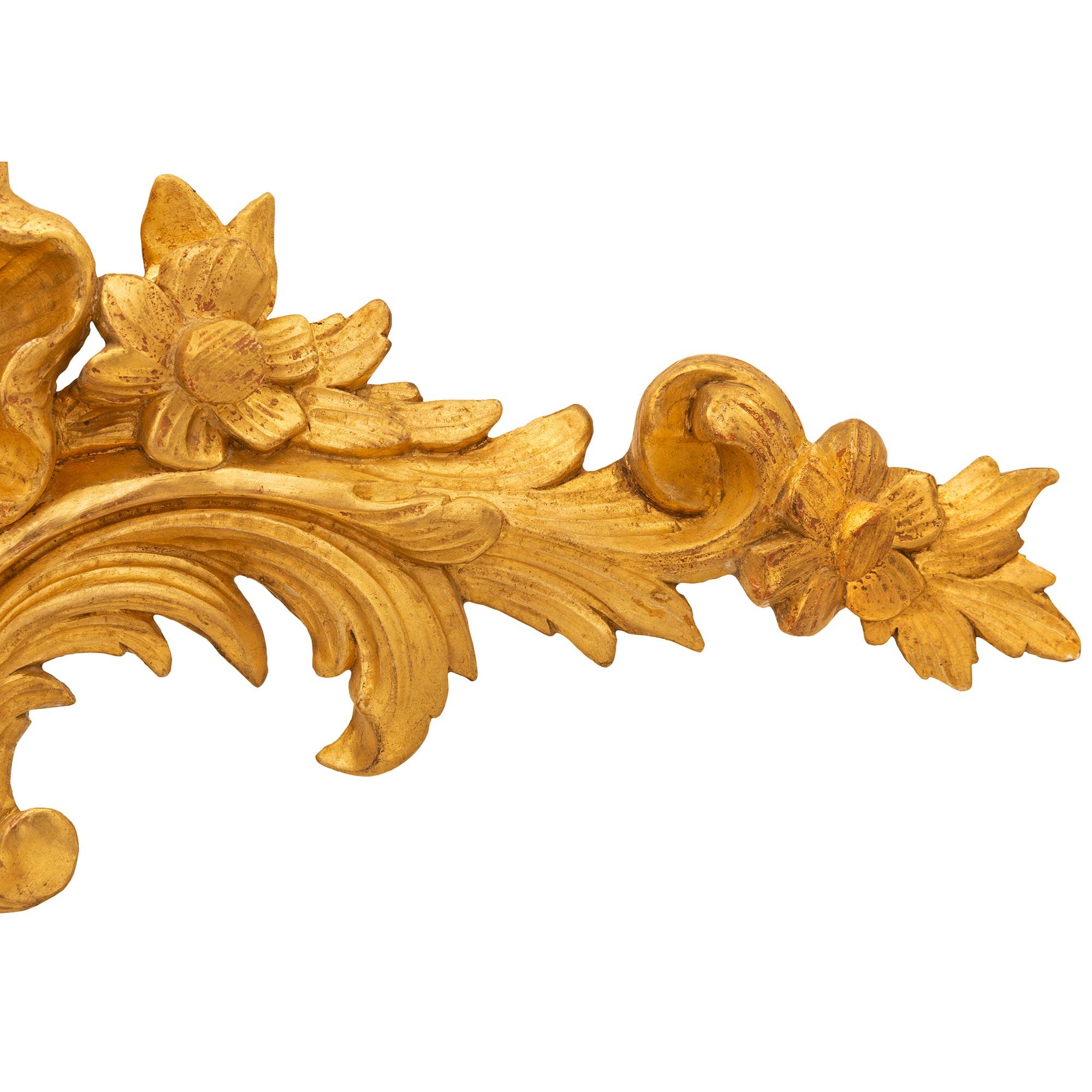 Plaques murales en bois doré sculpté de style Louis XV du XIXe siècle en vente 4