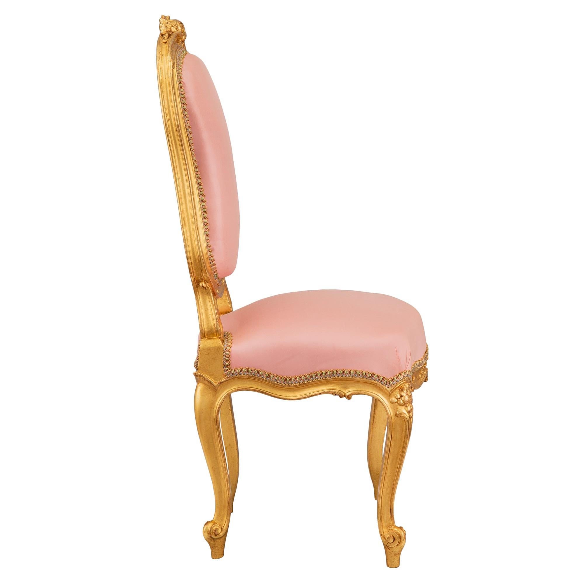 Français Chaise d'enfant Louis XV du 19ème siècle française en vente