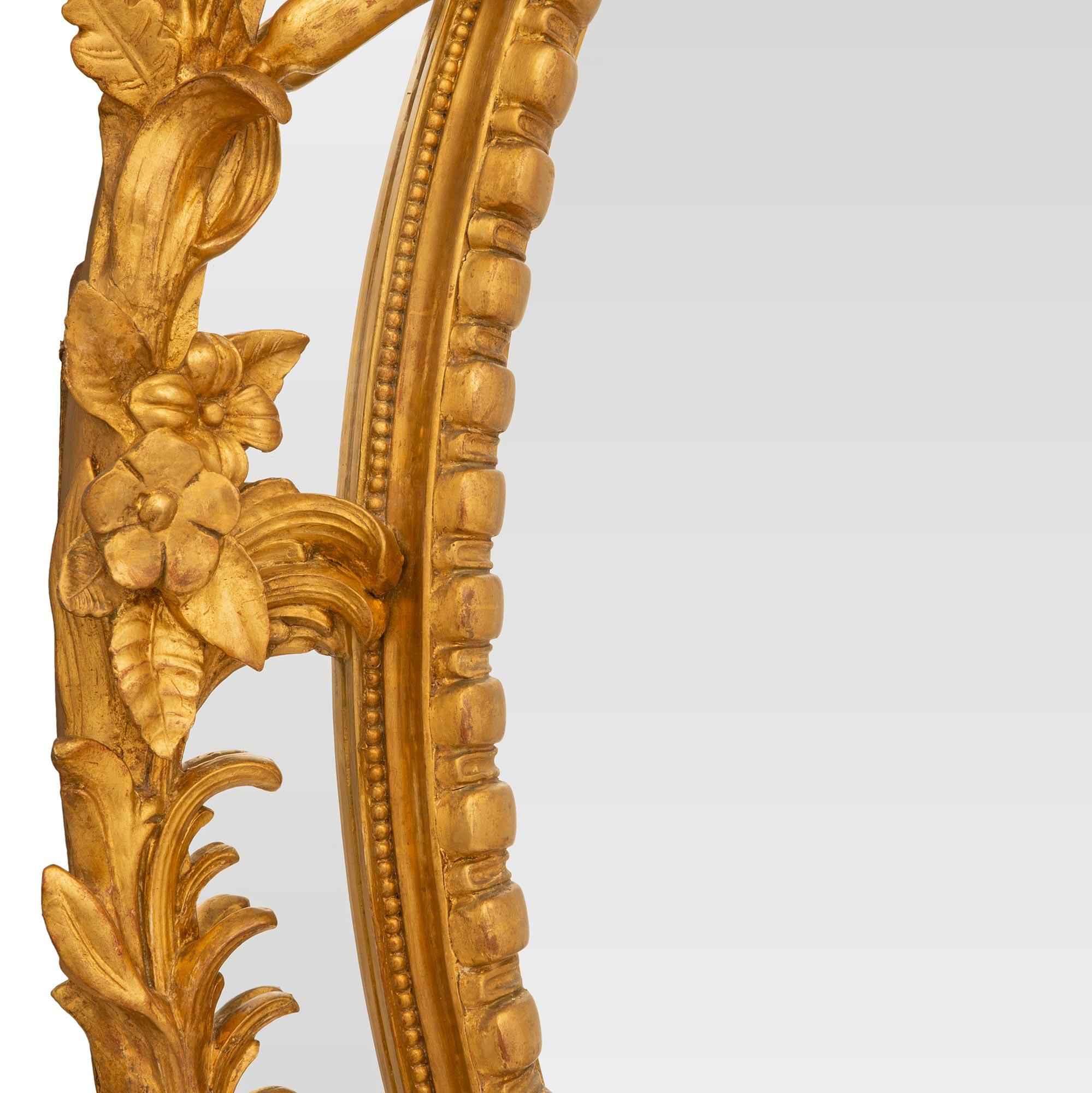 Specchio francese del XIX secolo Luigi XV St. con cornice doppia in legno dorato in vendita 1