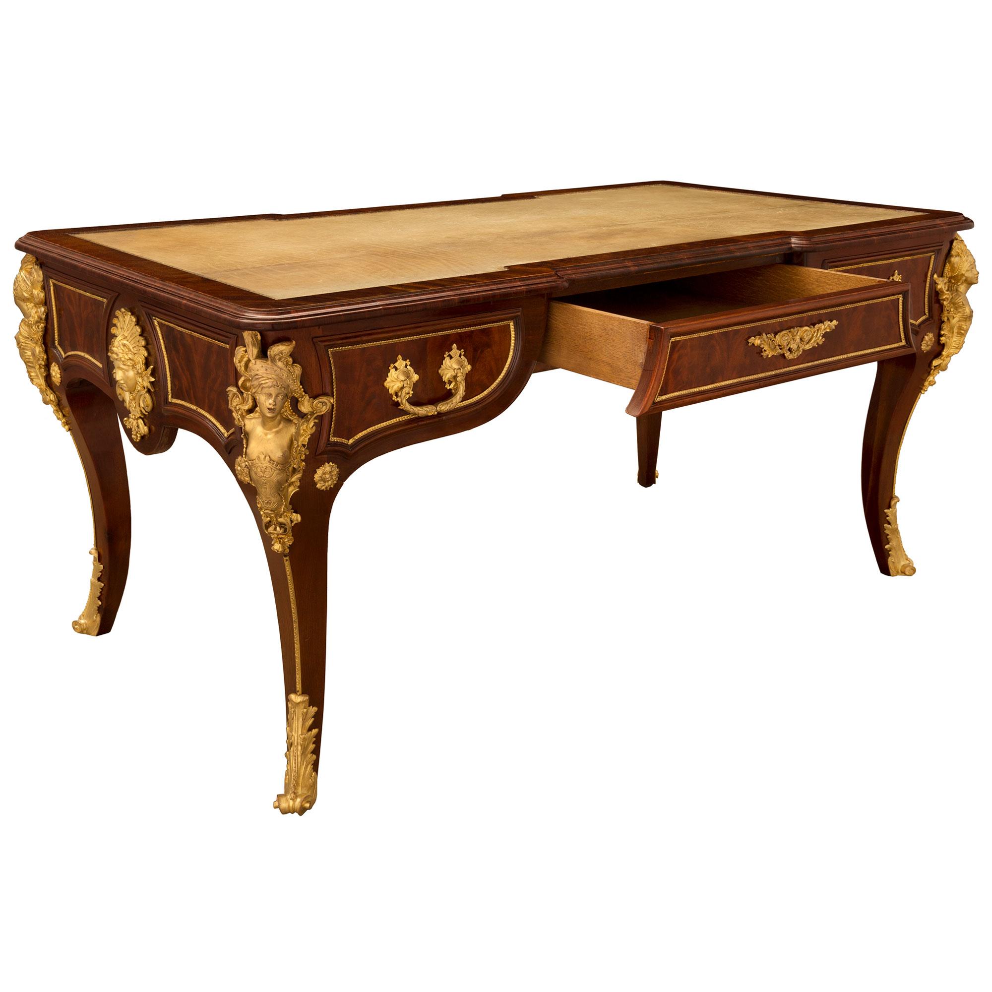 French 19th Century Louis XV Style Flamed Mahogany and Ormolu Bureau Plat Desk In Good Condition For Sale In West Palm Beach, FL