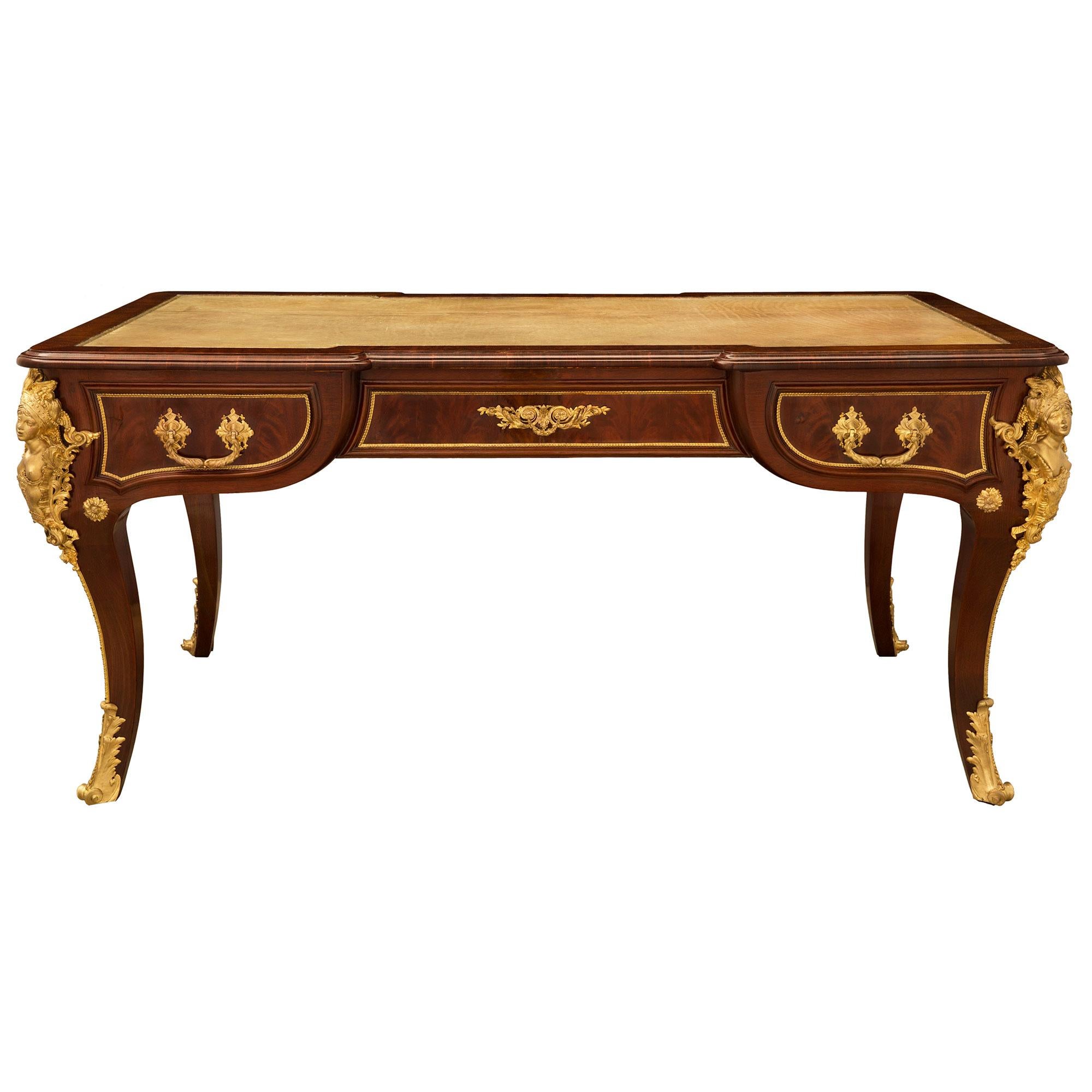 French 19th Century Louis XV Style Flamed Mahogany and Ormolu Bureau Plat Desk For Sale 2