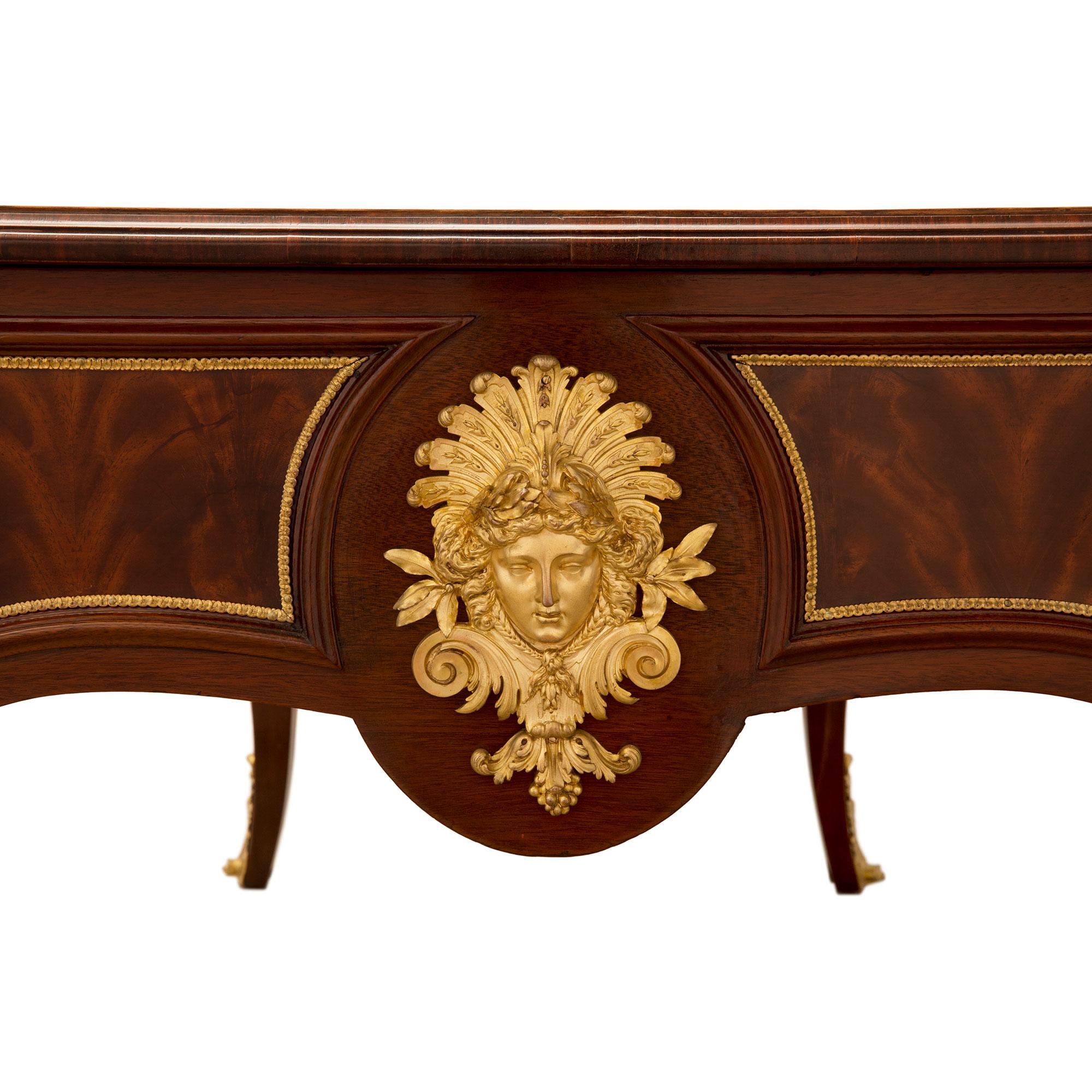 French 19th Century Louis XV Style Flamed Mahogany and Ormolu Bureau Plat Desk For Sale 5