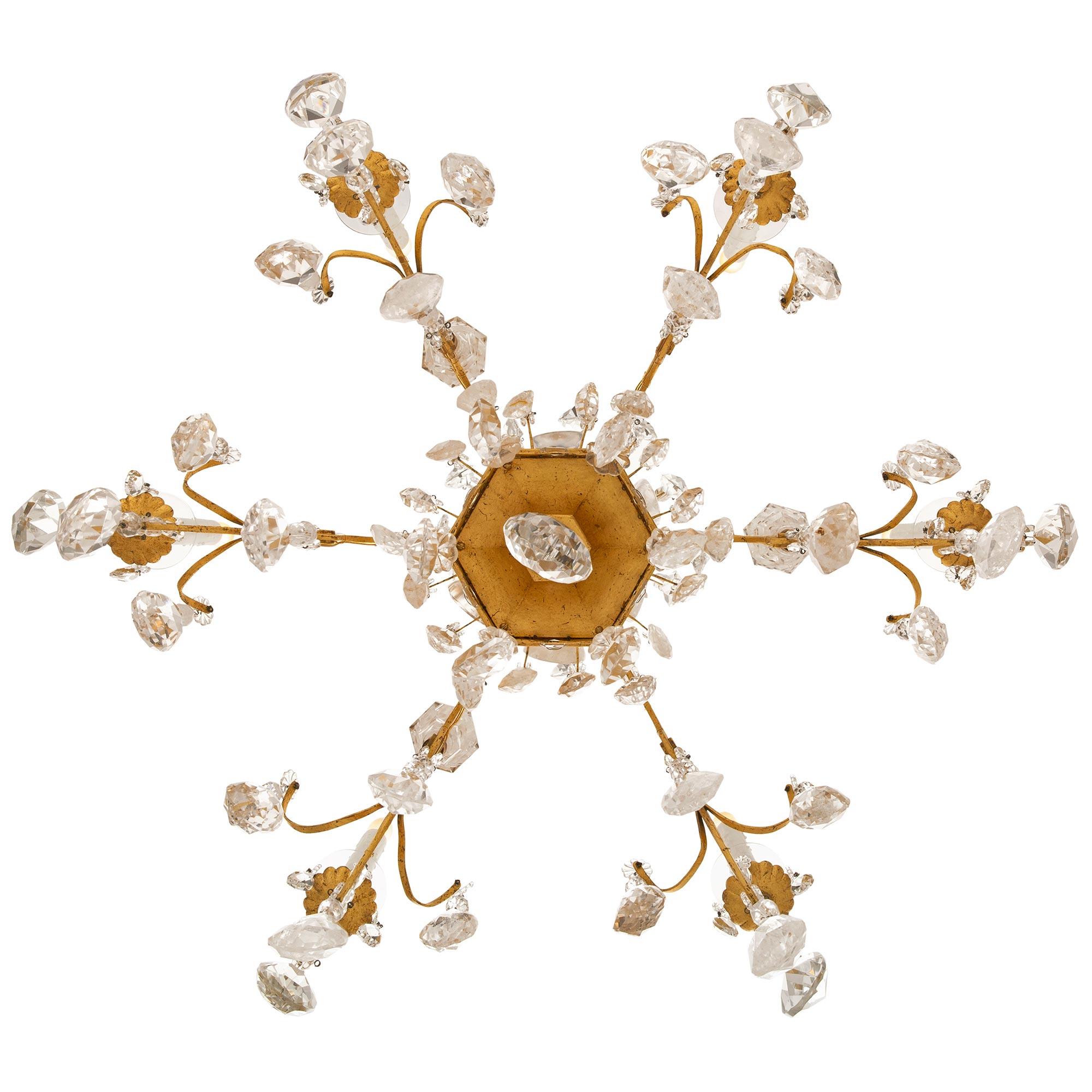 Französischer Louis XV.-Kronleuchter aus vergoldetem Metall und Bergkristall, 19. Jahrhundert im Angebot 4