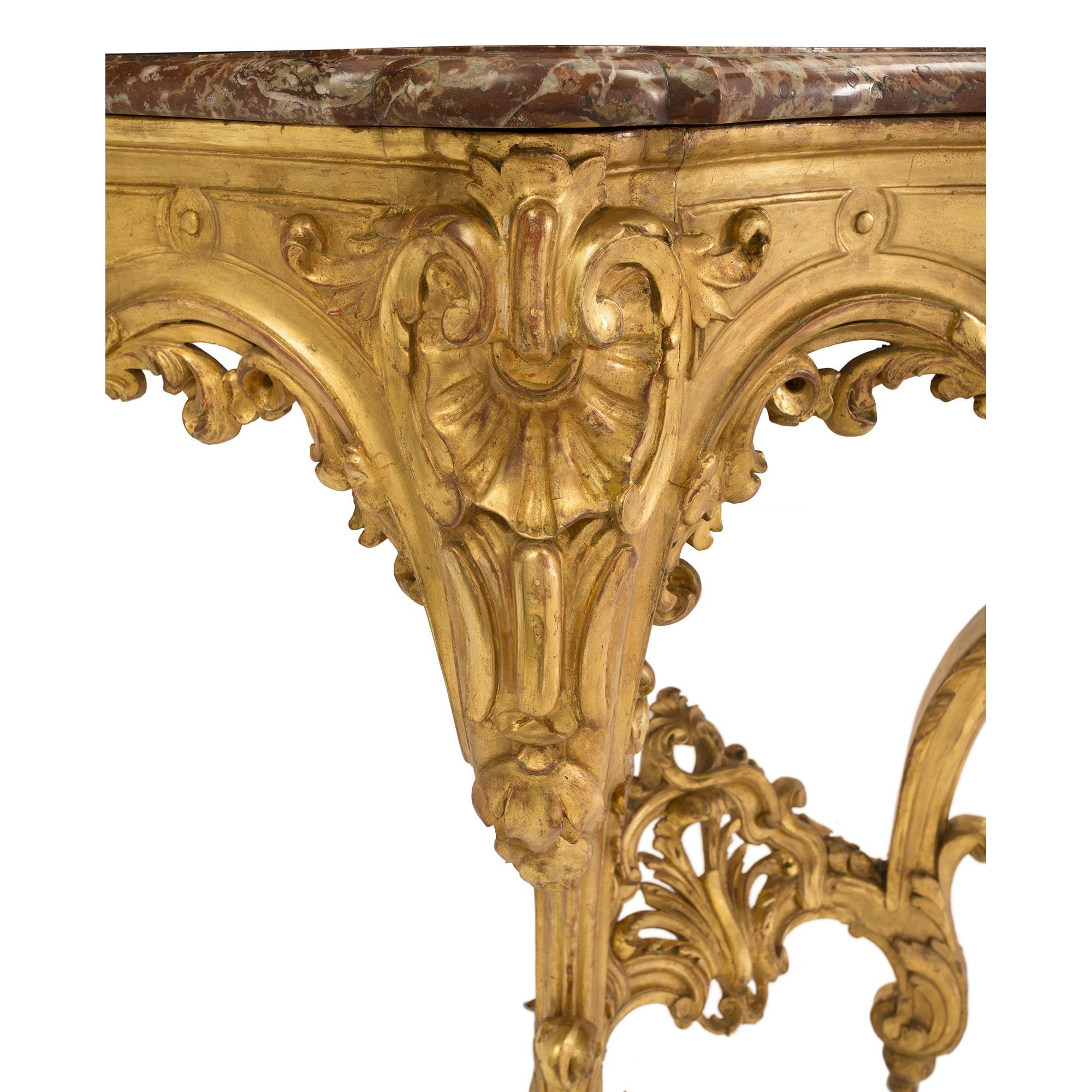 Consola francesa de pared de madera dorada y mármol Luis XV del siglo XIX en venta 1