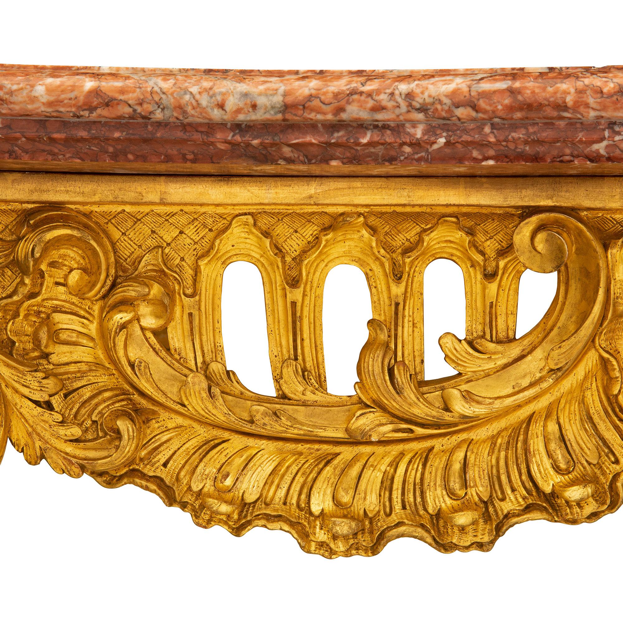 Console française du 19ème siècle de style Louis XV en bois doré et marbre rouge de Languedoc en vente 2