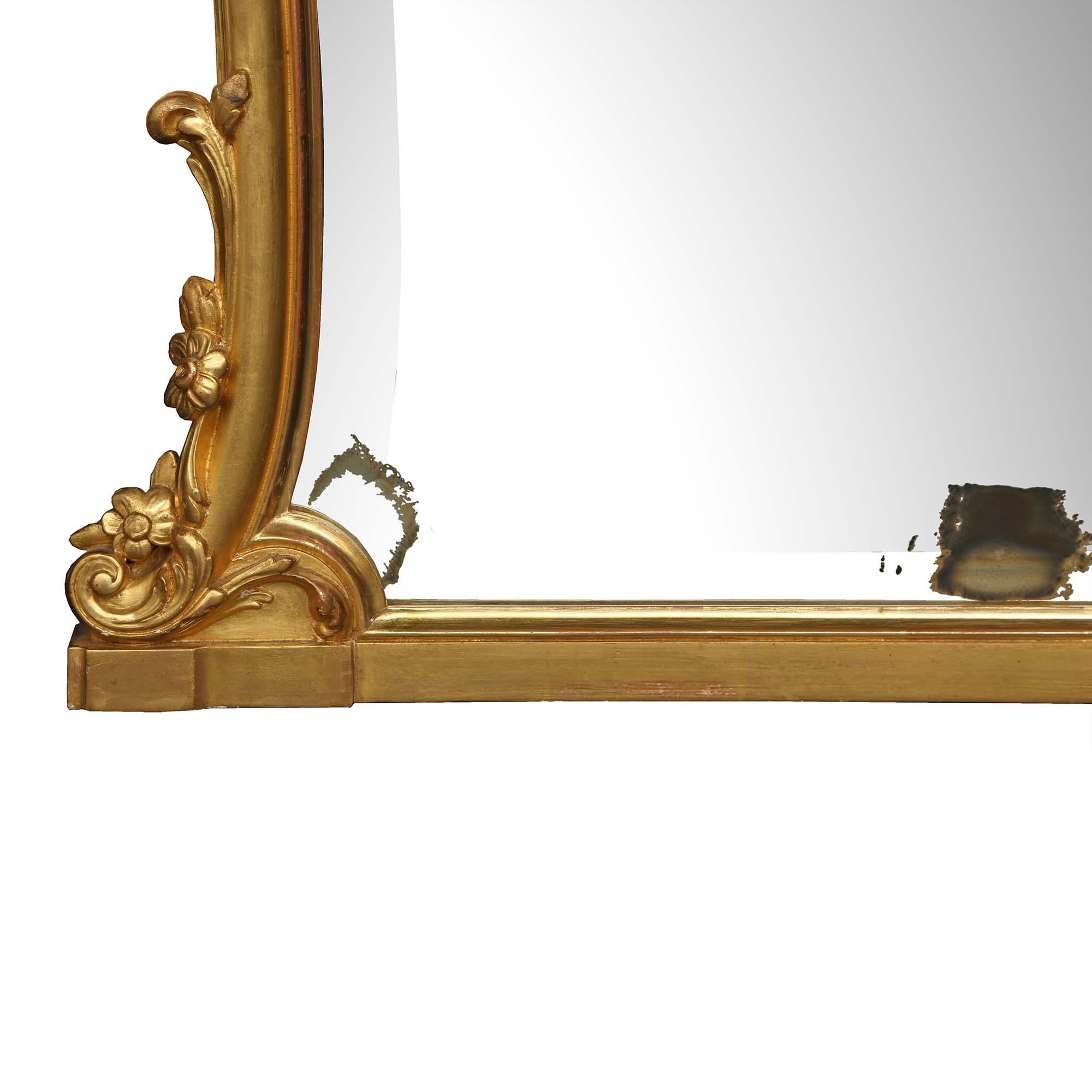 Miroir français du 19ème siècle en bois doré de style Louis XV en vente 1