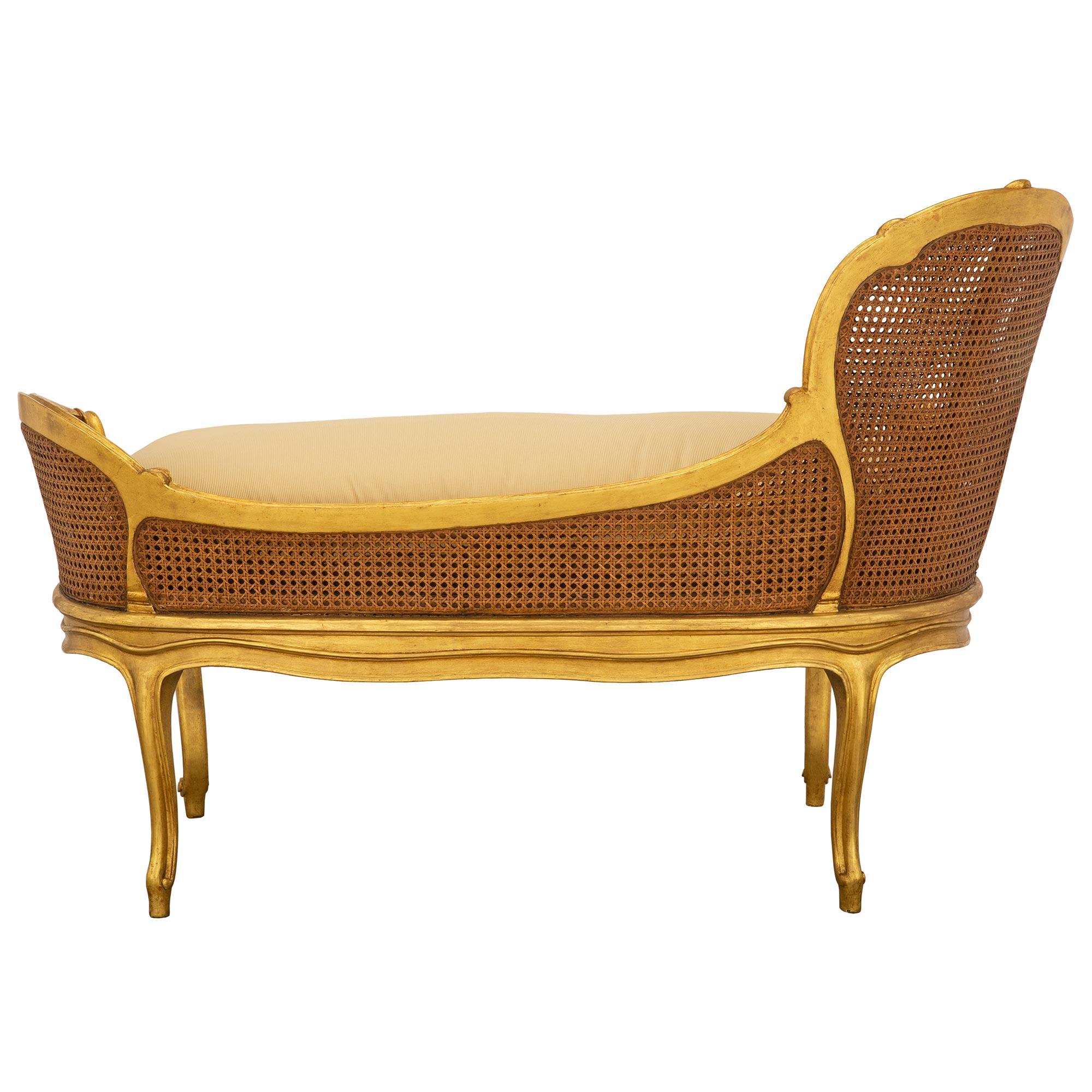 Louis XV.-Sessel aus vergoldetem Holz, Französisch, 19. Jahrhundert (Vergoldetes Holz) im Angebot