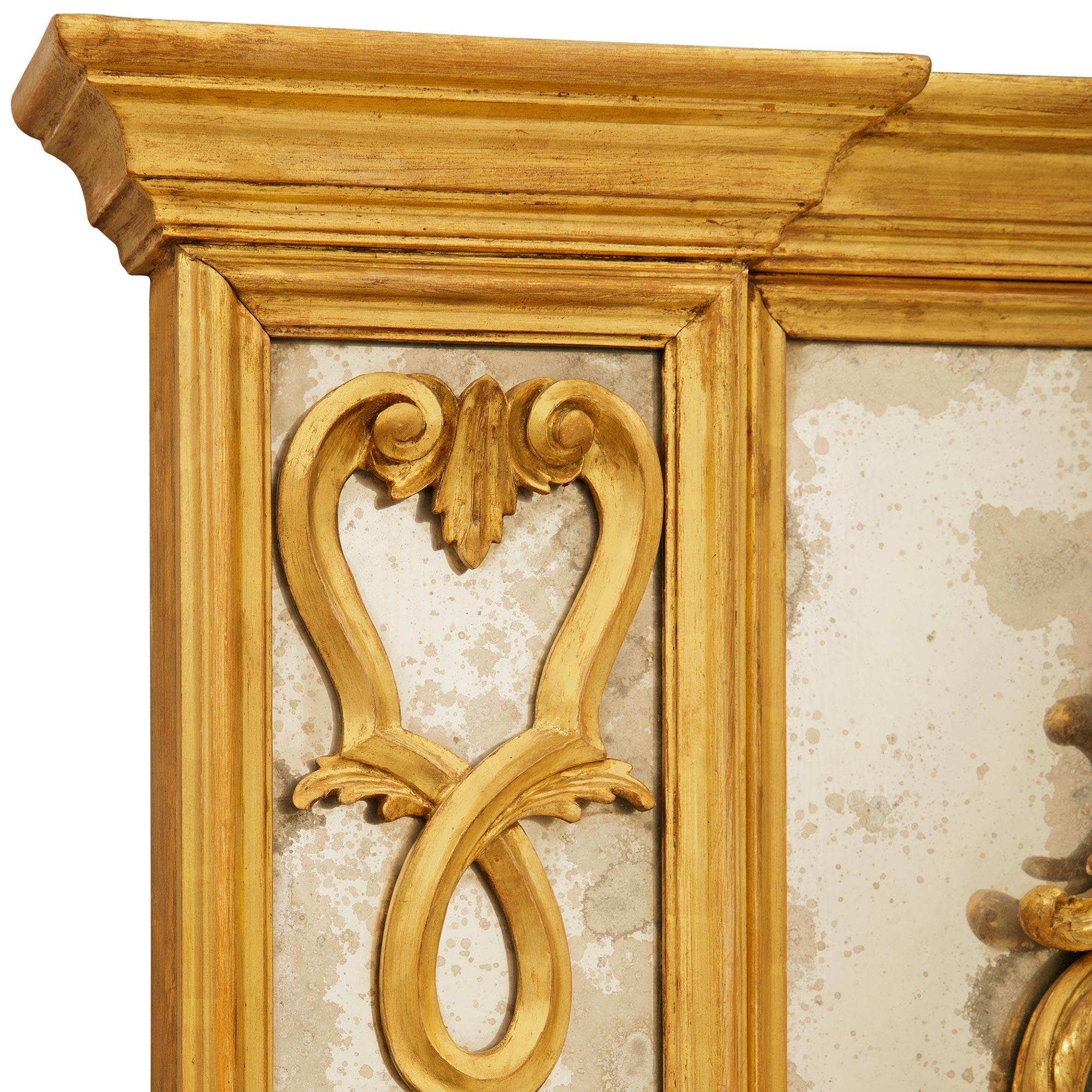 Specchio Trumeau francese del XIX secolo in legno di gilt Luigi XV In condizioni buone in vendita a West Palm Beach, FL