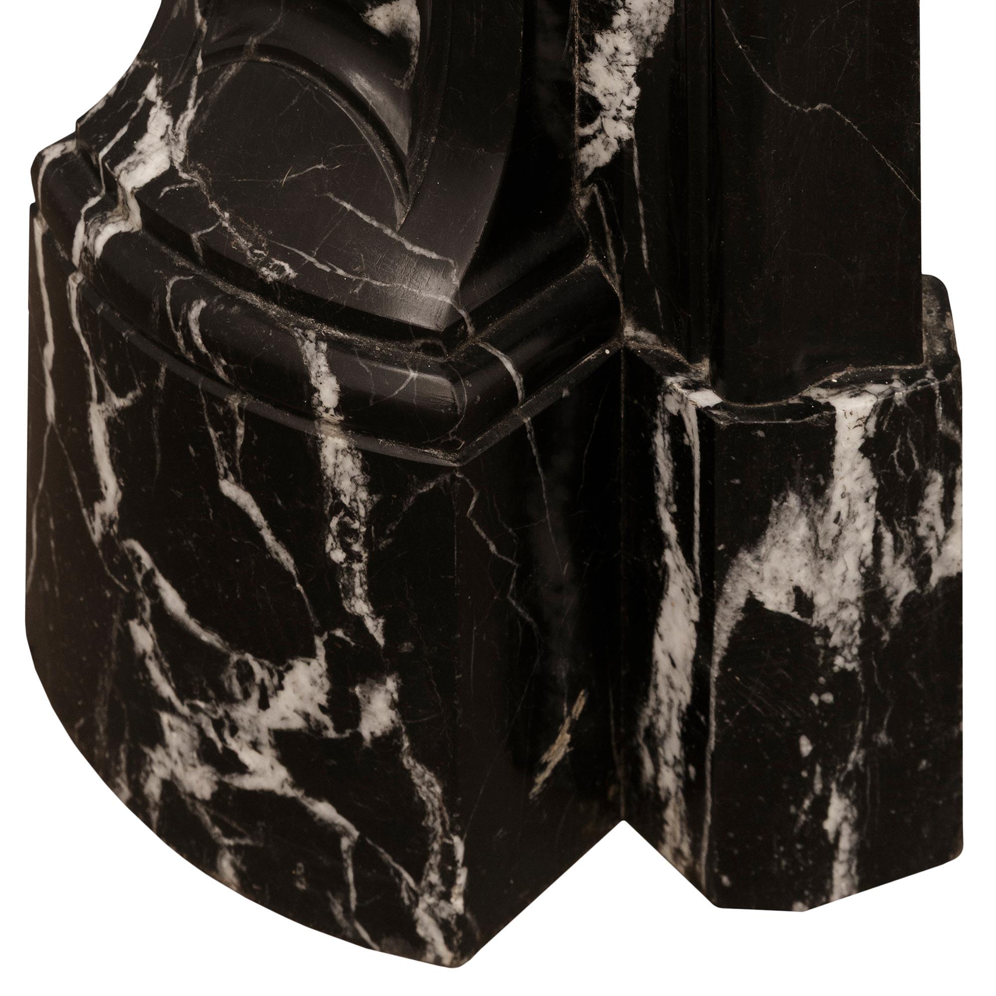 Caminetto francese del XIX secolo in stile Luigi XV Grand Antique in marmo in vendita 2
