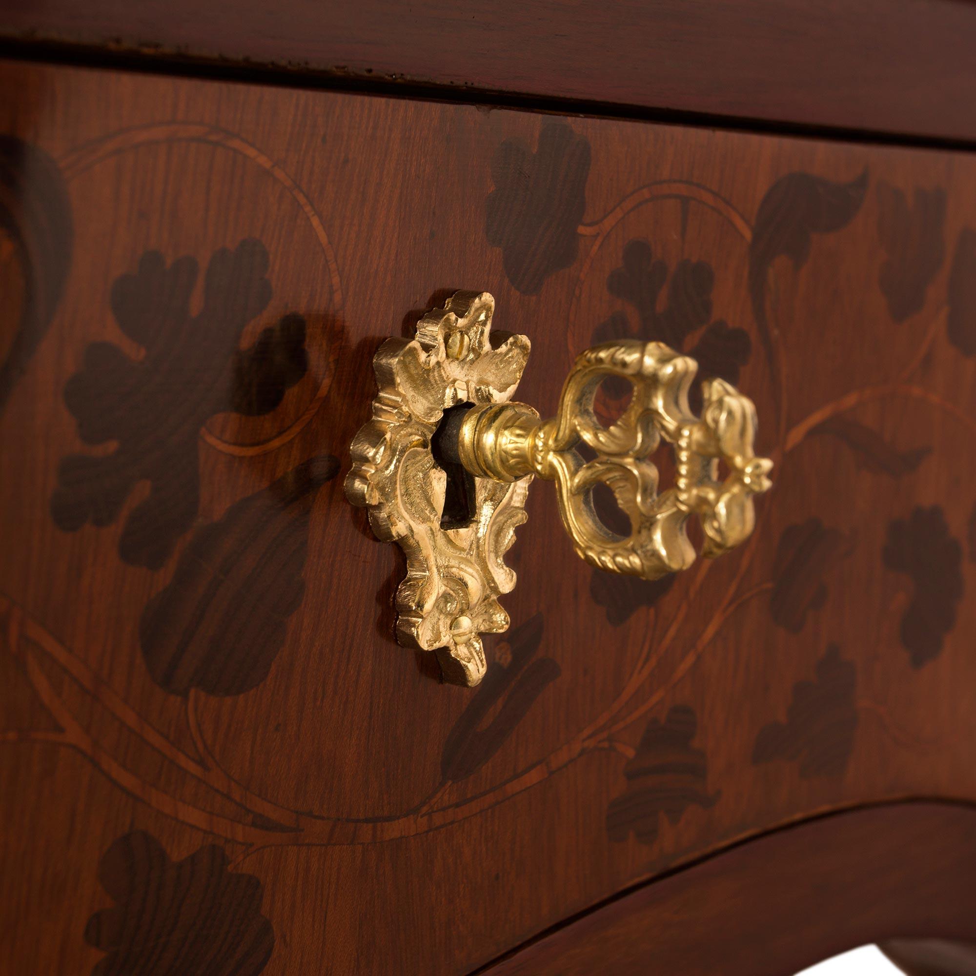 Schreibtisch aus Veilchenholz und Goldbronze, Louis XV.-Stil, 19. Jahrhundert im Angebot 3