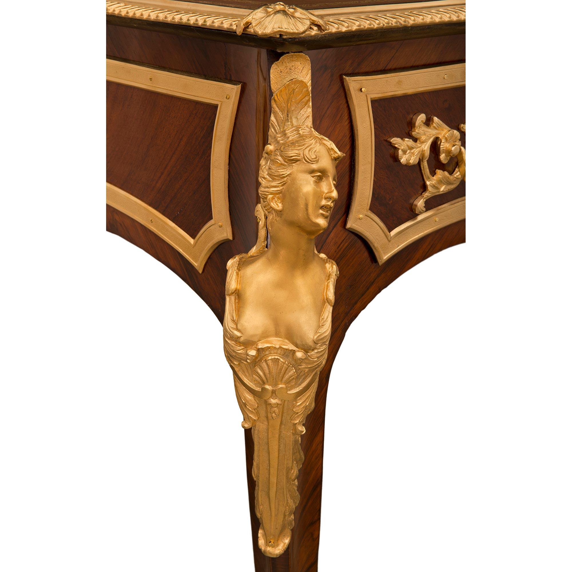 Bureau français du 19ème siècle de style Louis XV en bois de violette et bronze doré, probablement par Franois L en vente 1