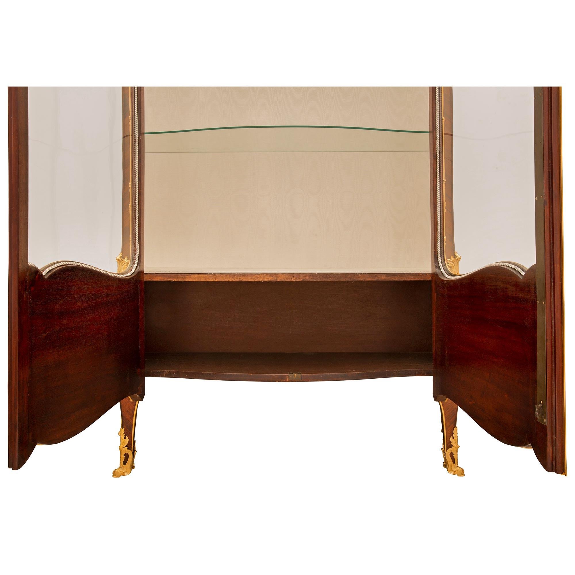 French 19th Century Louis XV St. Kingwood, Tulipwood and Ormolu Cabinet Vitrine For Sale 10