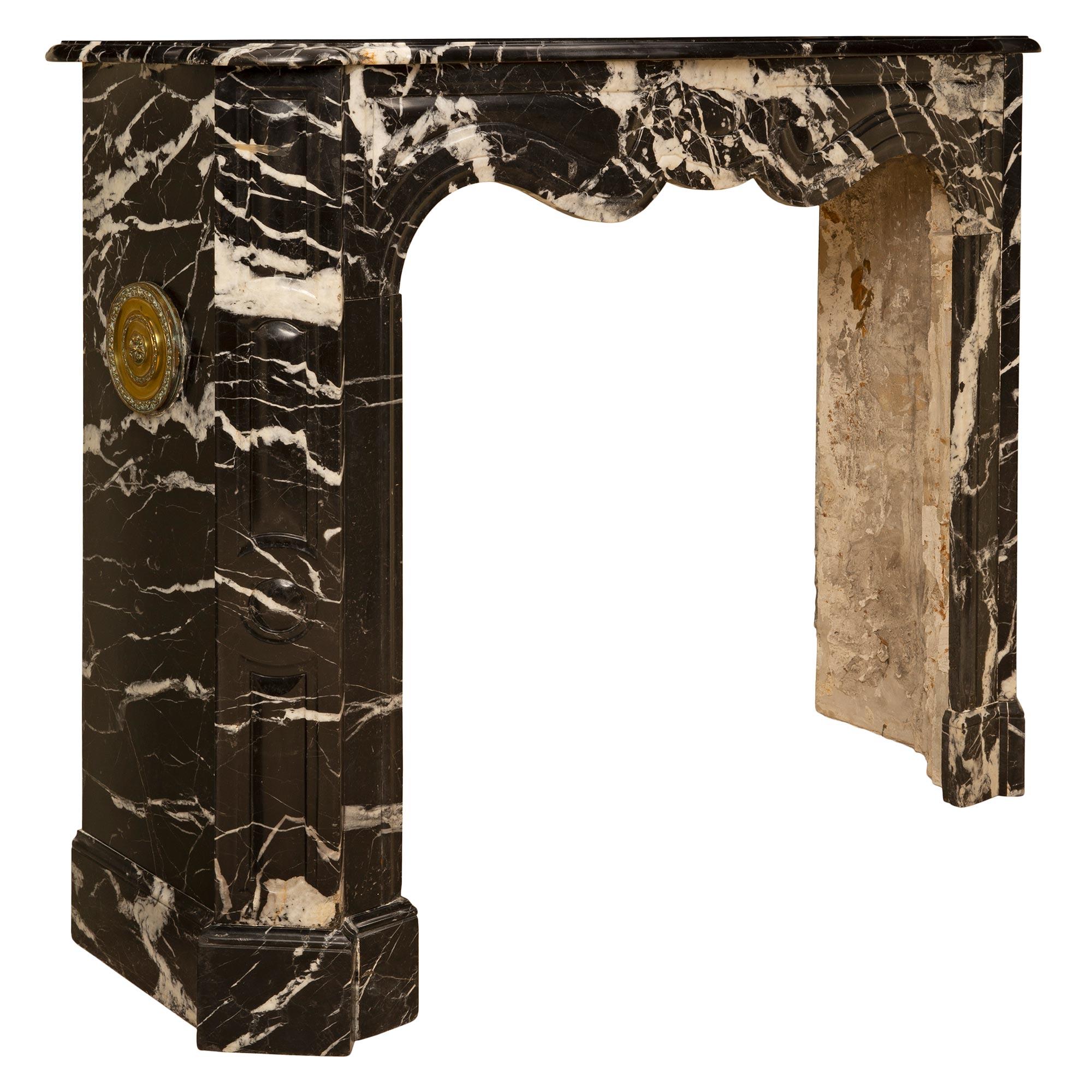 French 19th Century Louis XV St. Noir Antique Marble Mantel In Good Condition For Sale In West Palm Beach, FL