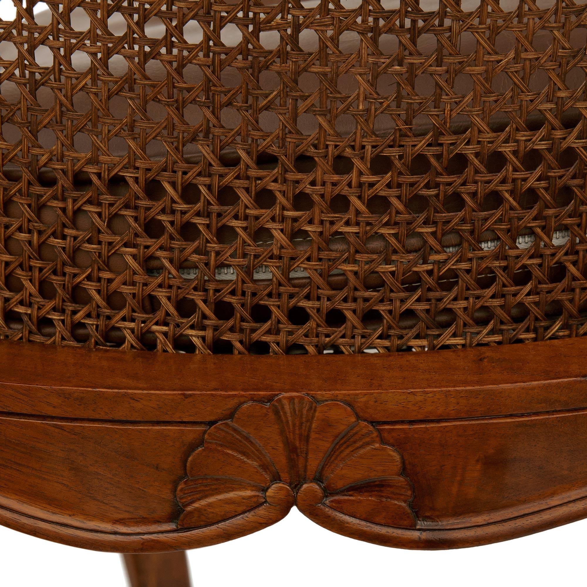 Fauteuil-lavabo/chaise de bureau en chêne français du XIXe siècle de style Louis XV en vente 3