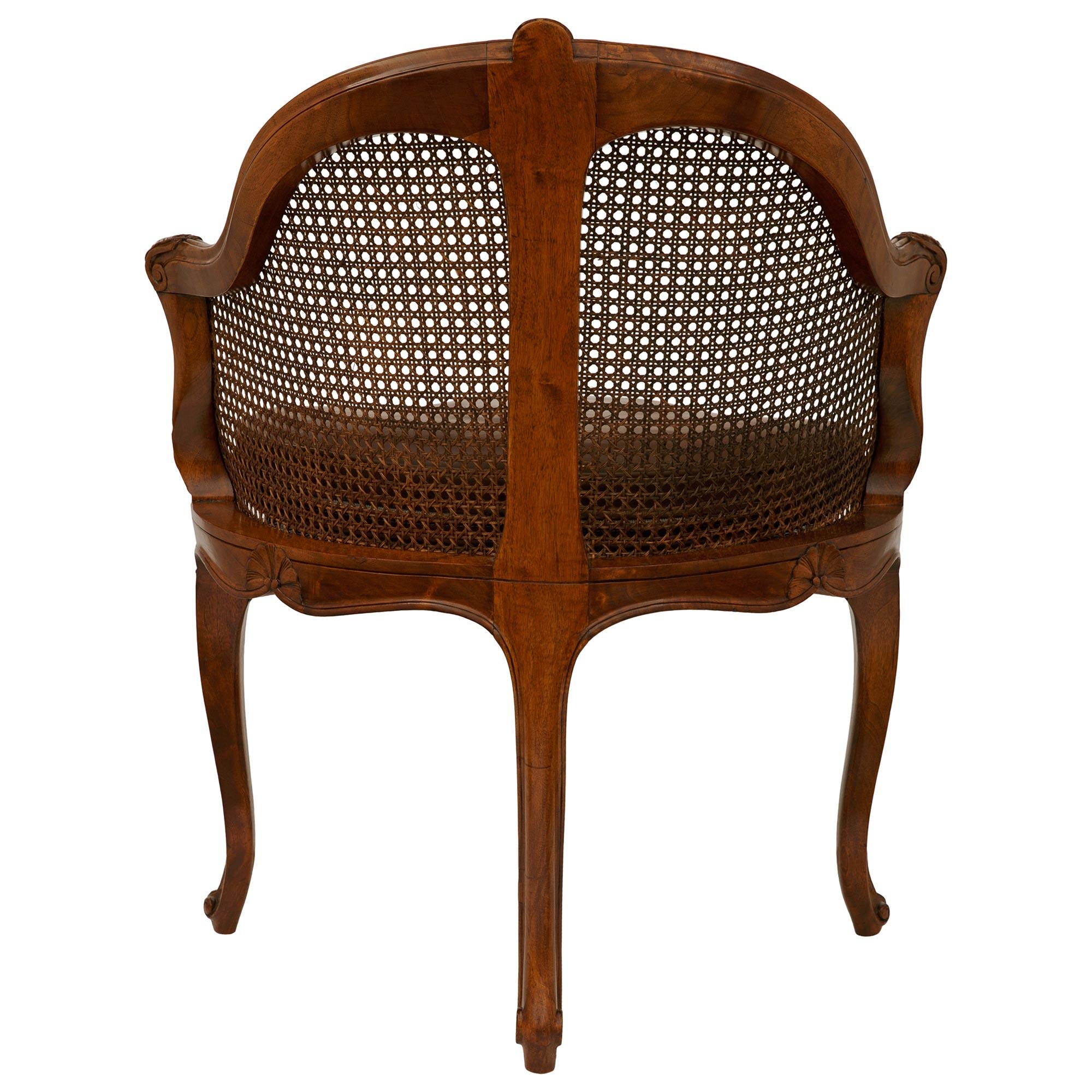 Fauteuil-lavabo/chaise de bureau en chêne français du XIXe siècle de style Louis XV Bon état - En vente à West Palm Beach, FL