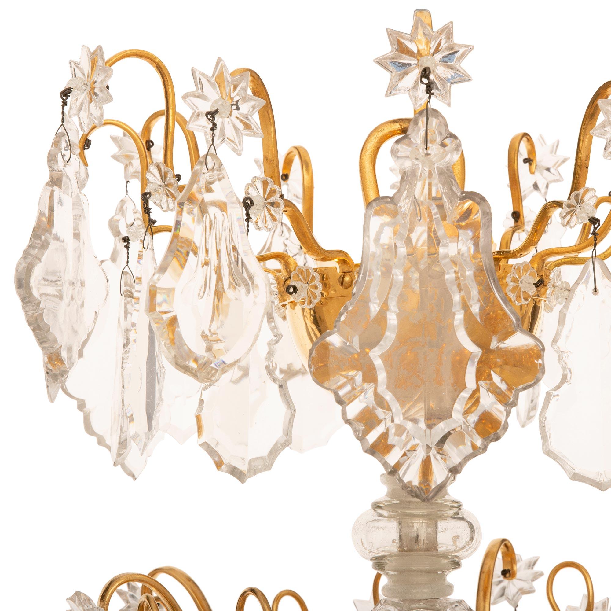 Französisch 19. Jahrhundert Louis XV st. Ormolu und Baccarat Kristall-Kronleuchter. (Louis XV.) im Angebot