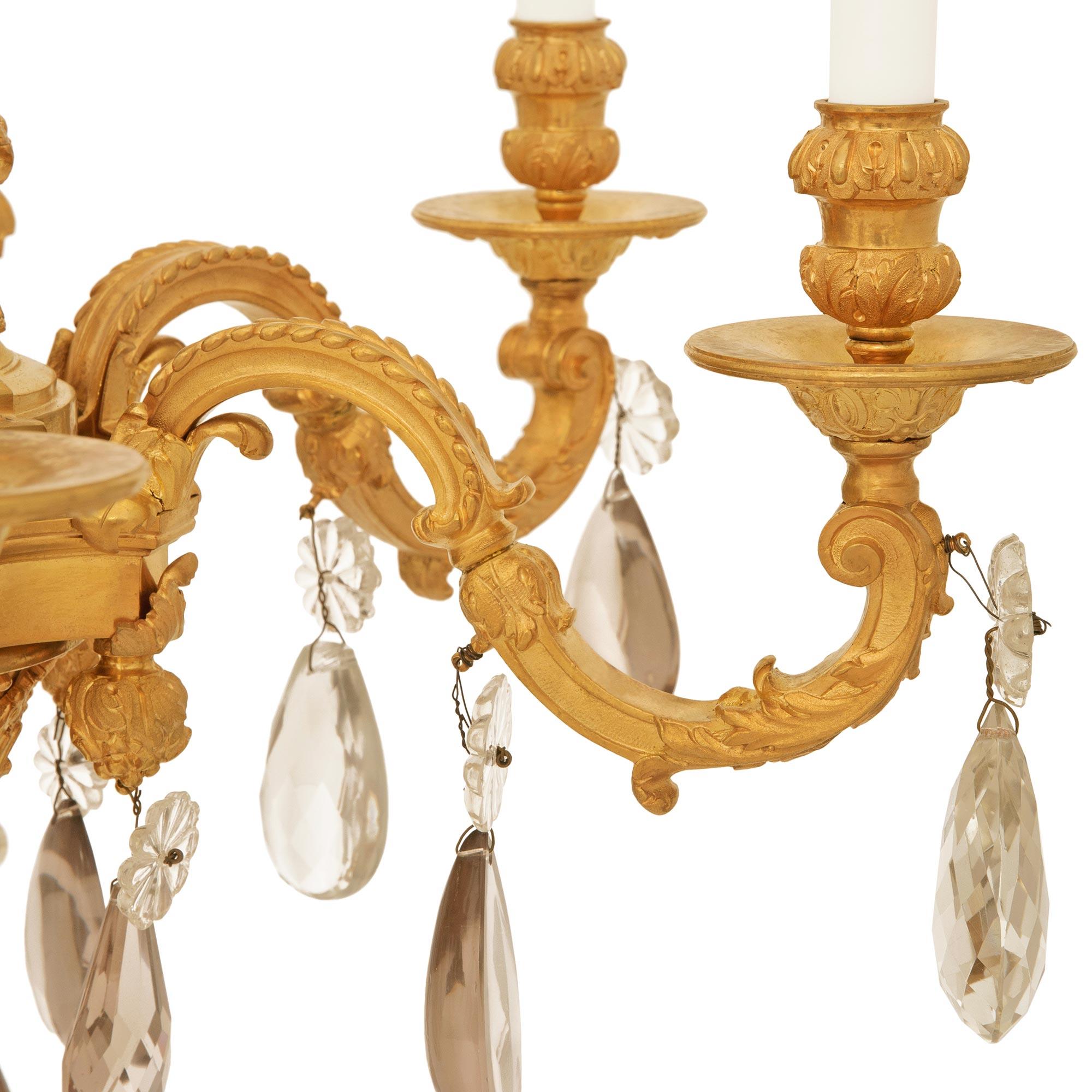 Französischer Kronleuchter aus Ormolu und Baccarat-Kristall aus dem 19. im Angebot 1