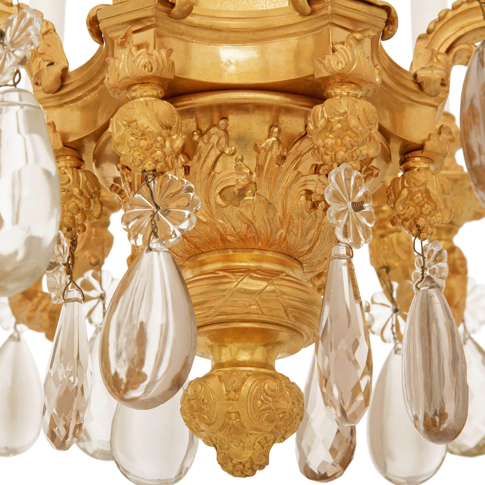 Französischer Kronleuchter aus Ormolu und Baccarat-Kristall aus dem 19. im Angebot 2