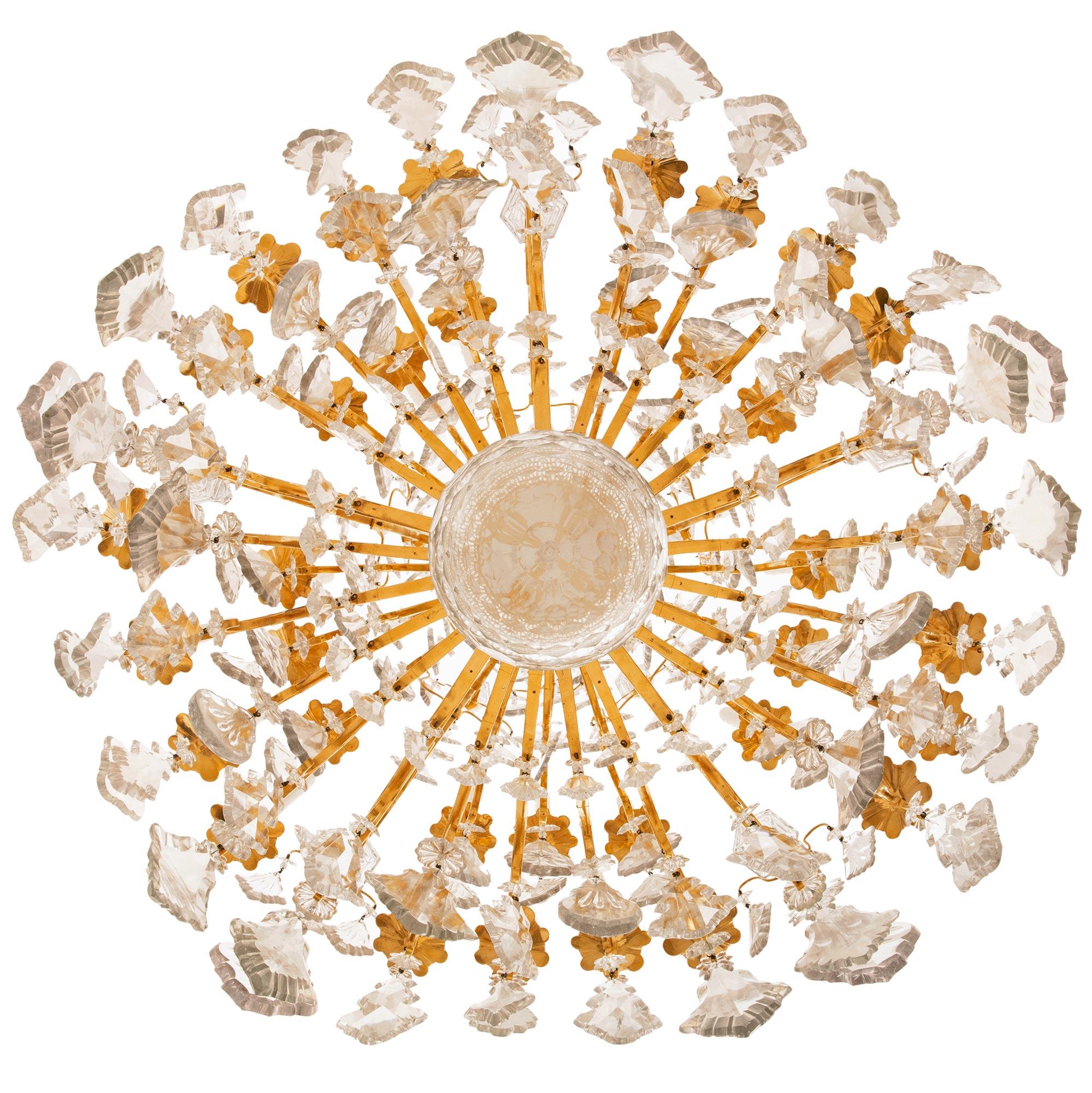 Französisch 19. Jahrhundert Louis XV st. Ormolu und Baccarat Kristall-Kronleuchter. im Angebot 4