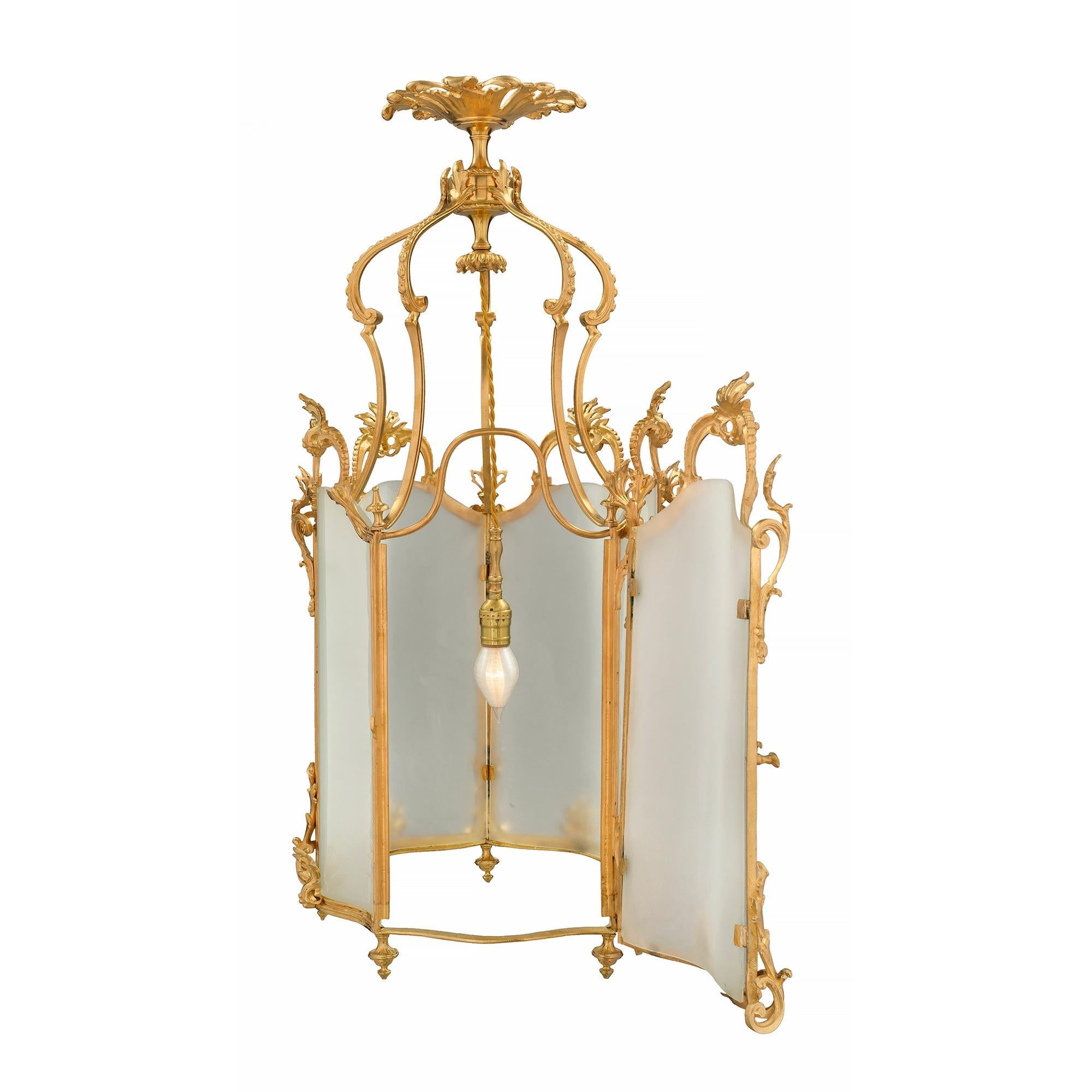 French 19th Century Louis XV St. Ormolu and Frosted Glass Pentagonal Lantern In Good Condition For Sale In West Palm Beach, FL