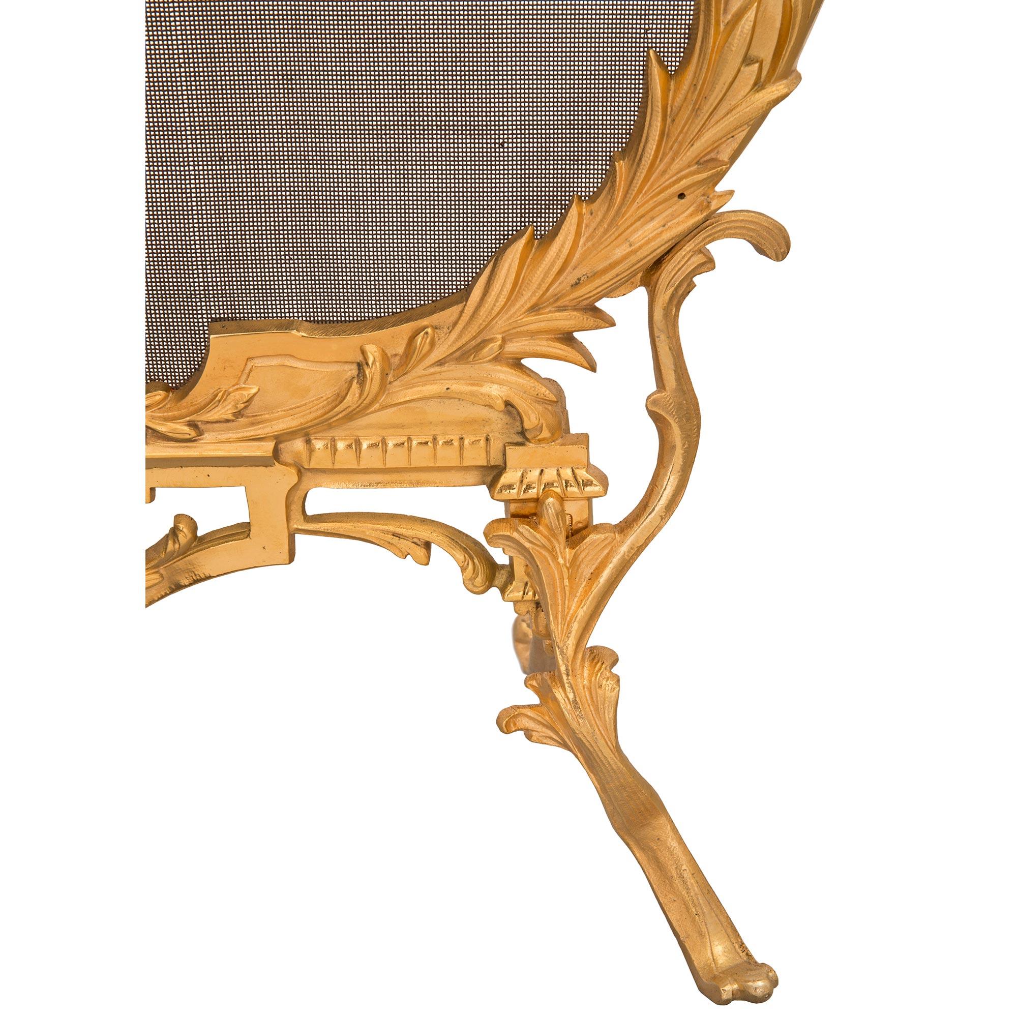 Kaminschirm aus Goldbronze und Mesh, Louis XV.-Stil, 19. Jahrhundert im Angebot 5