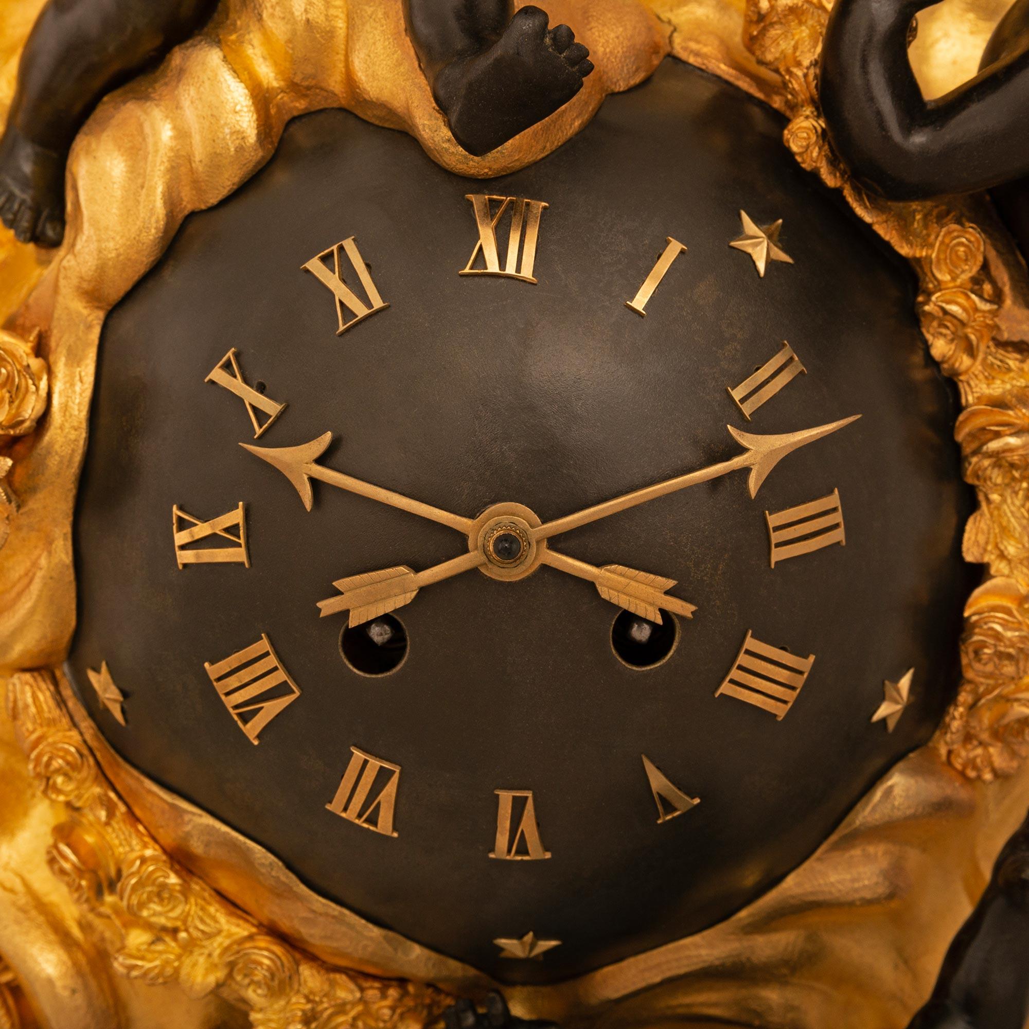 Horloge de Cartel en bronze patiné et bronze doré Louis XV du 19e siècle Bon état - En vente à West Palm Beach, FL