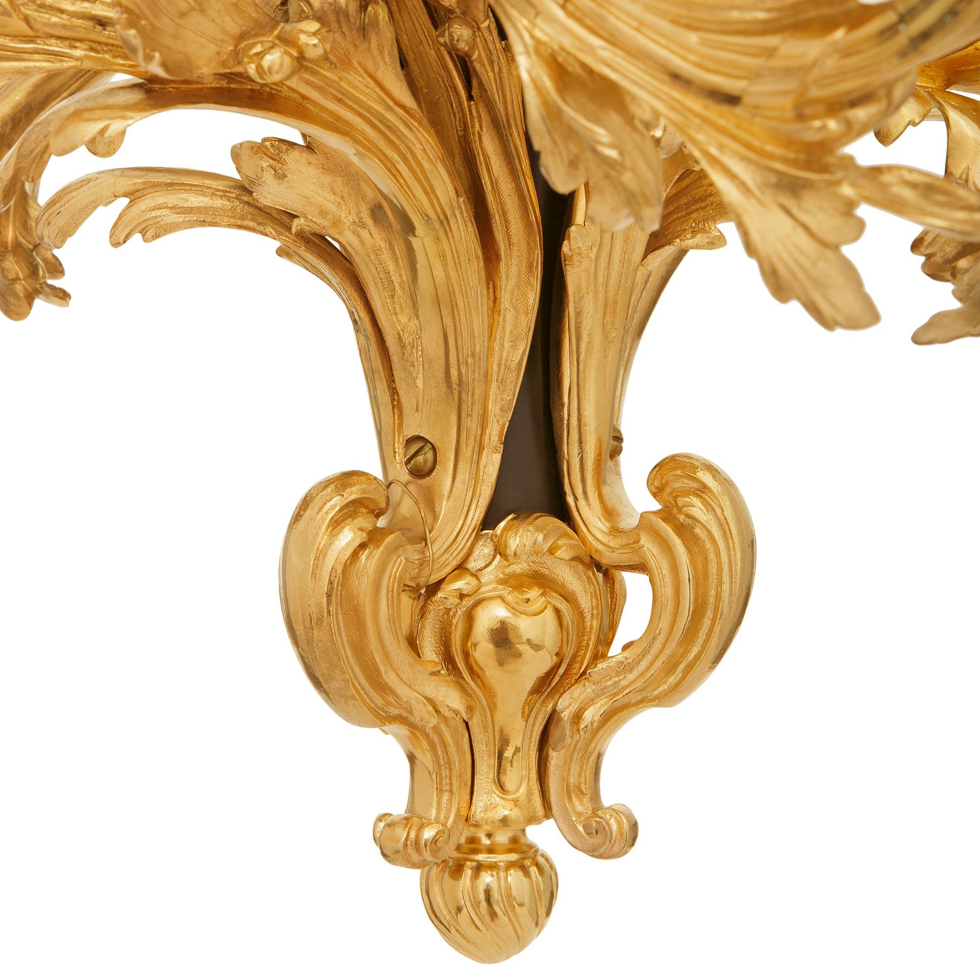 Französisch 19. Jahrhundert Louis XV st. Ormolu und patiniert Bronze Kronleuchter im Angebot 3