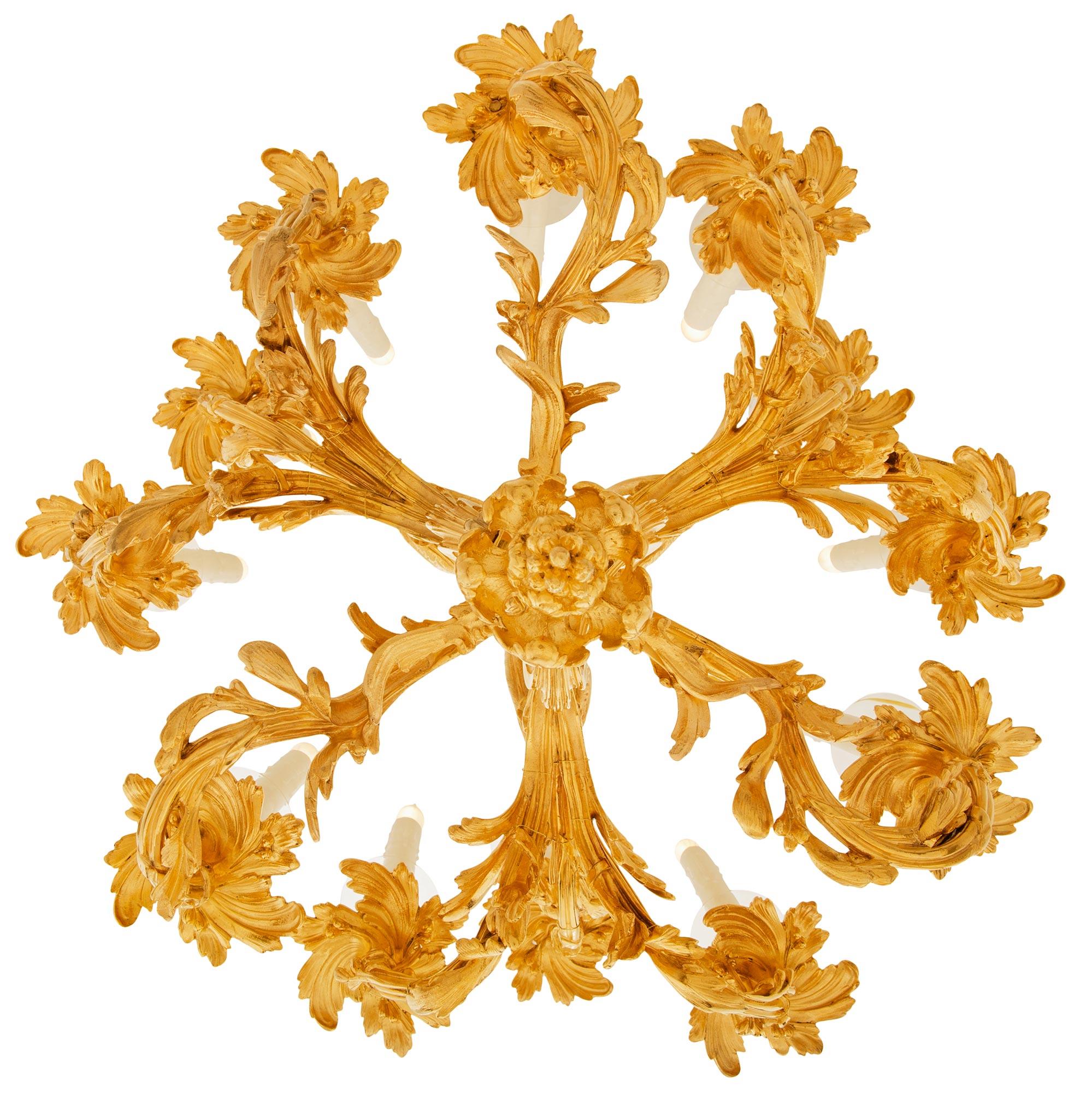 Lampadario francese del XIX secolo Luigi XV in Ormolu in vendita 5