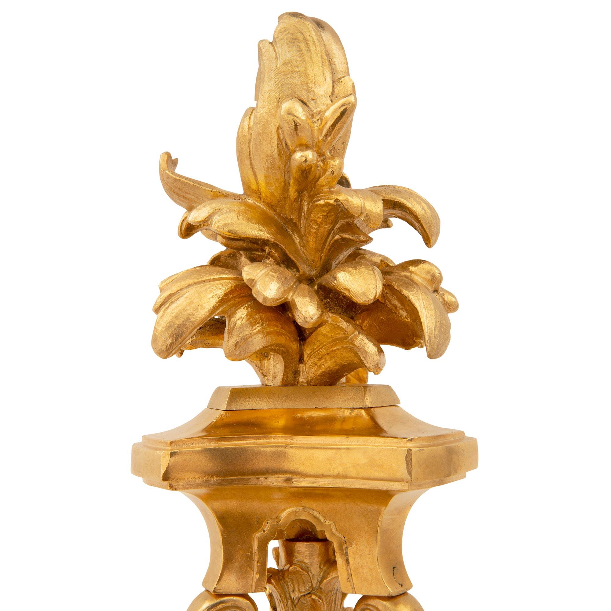 Lampadario francese del XIX secolo Luigi XV in Ormolu In condizioni buone in vendita a West Palm Beach, FL
