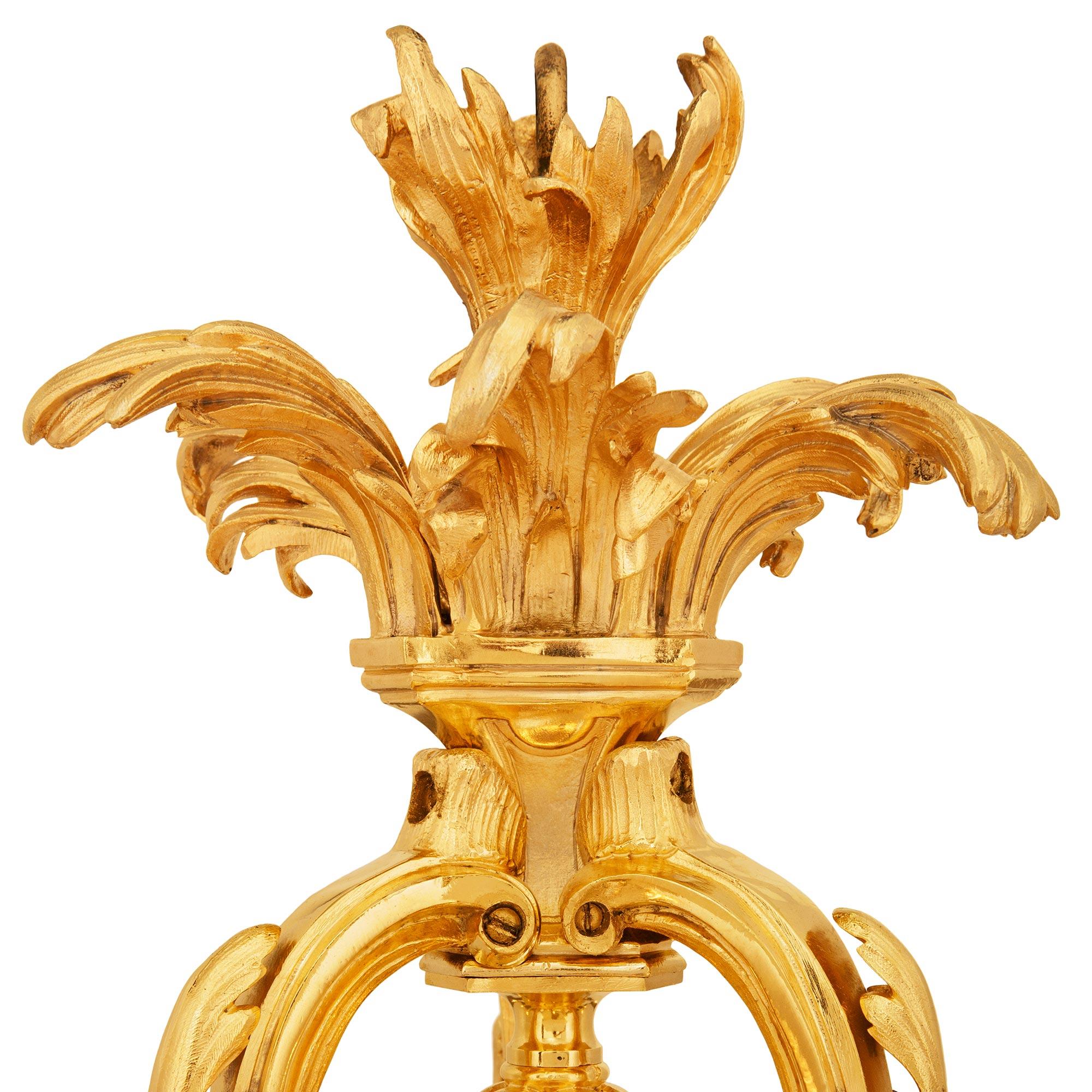 Lampadario francese del XIX secolo Luigi XV in Ormolu In condizioni buone in vendita a West Palm Beach, FL