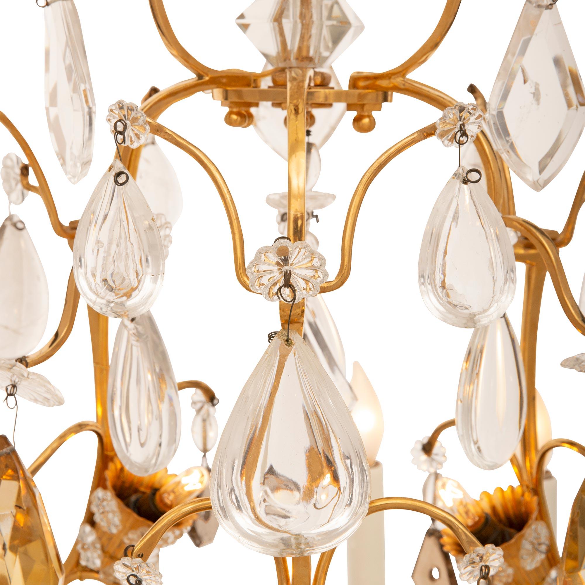 Cristal Lustre Louis XV du XIXe siècle en bronze doré, cristal et cristal de roche en vente