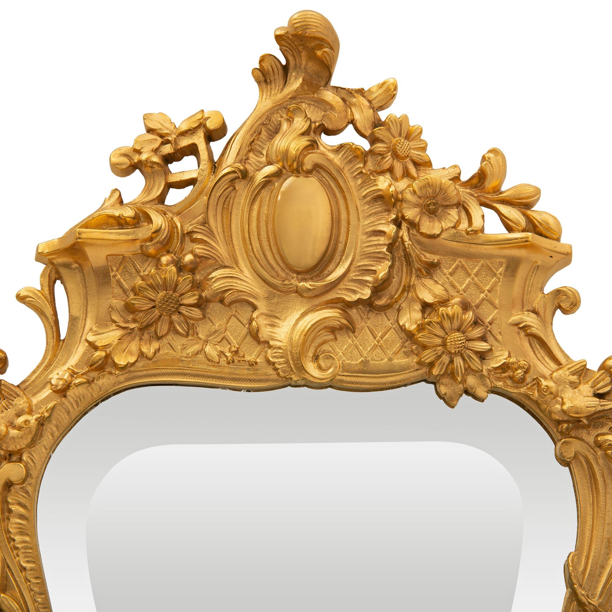 Miroir de coiffeuse de style Louis XV du 19ème siècle en bronze doré Bon état - En vente à West Palm Beach, FL