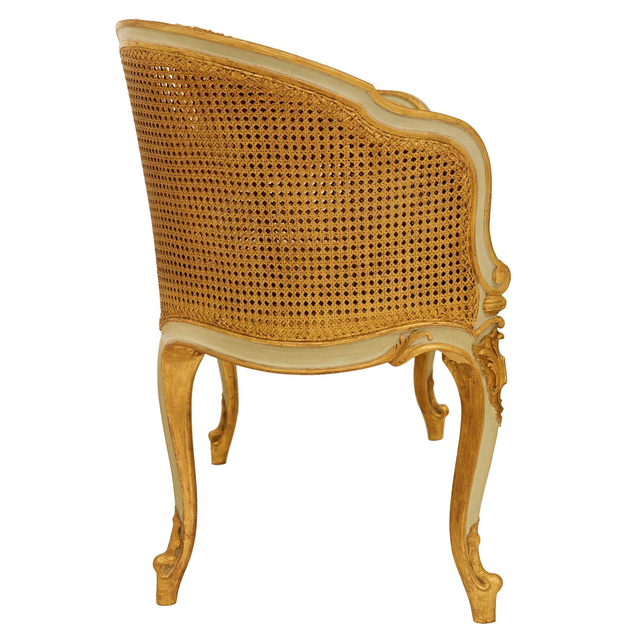 Banquette/canapé en bois doré et patiné Louis XV du XIXe siècle Bon état - En vente à West Palm Beach, FL